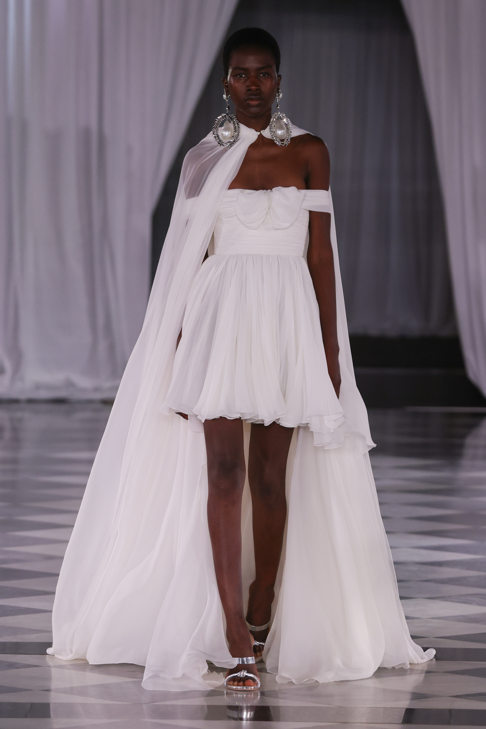 Giambattista Valli  Bridal 2025 Fashion Show 