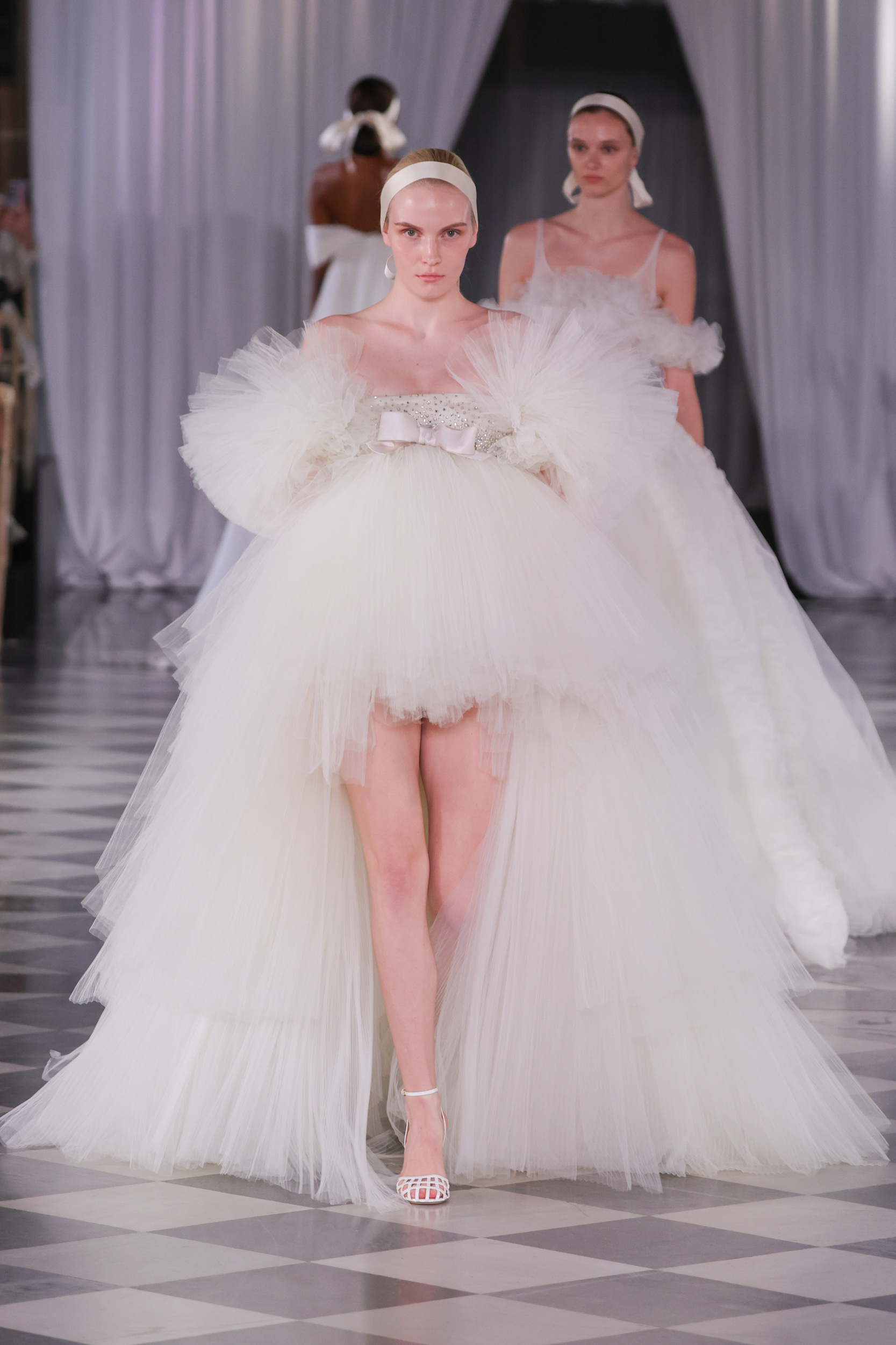 Giambattista Valli  Bridal 2025 Fashion Show 