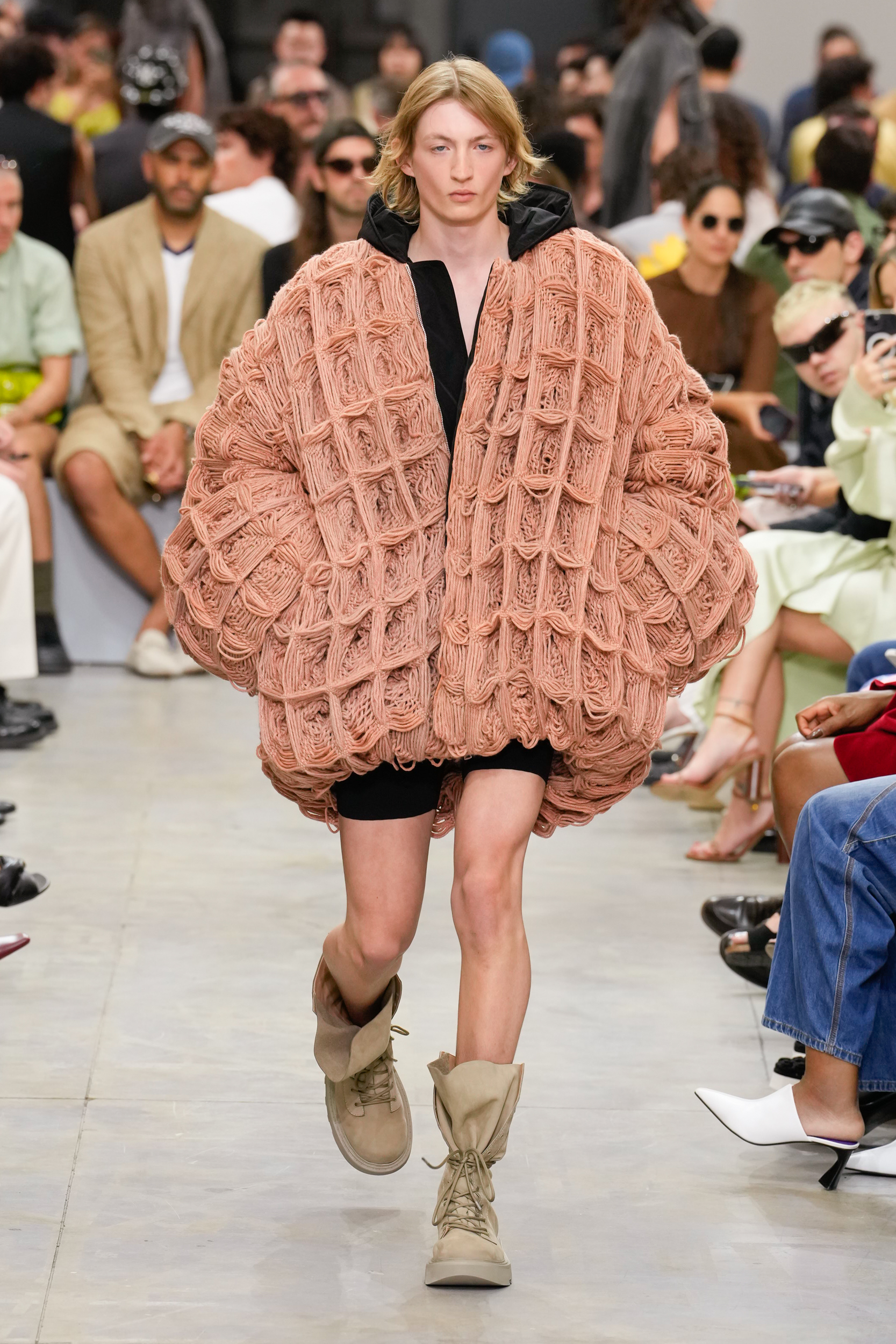 Jw Anderson  Spring 2025 Men's Fashion Show