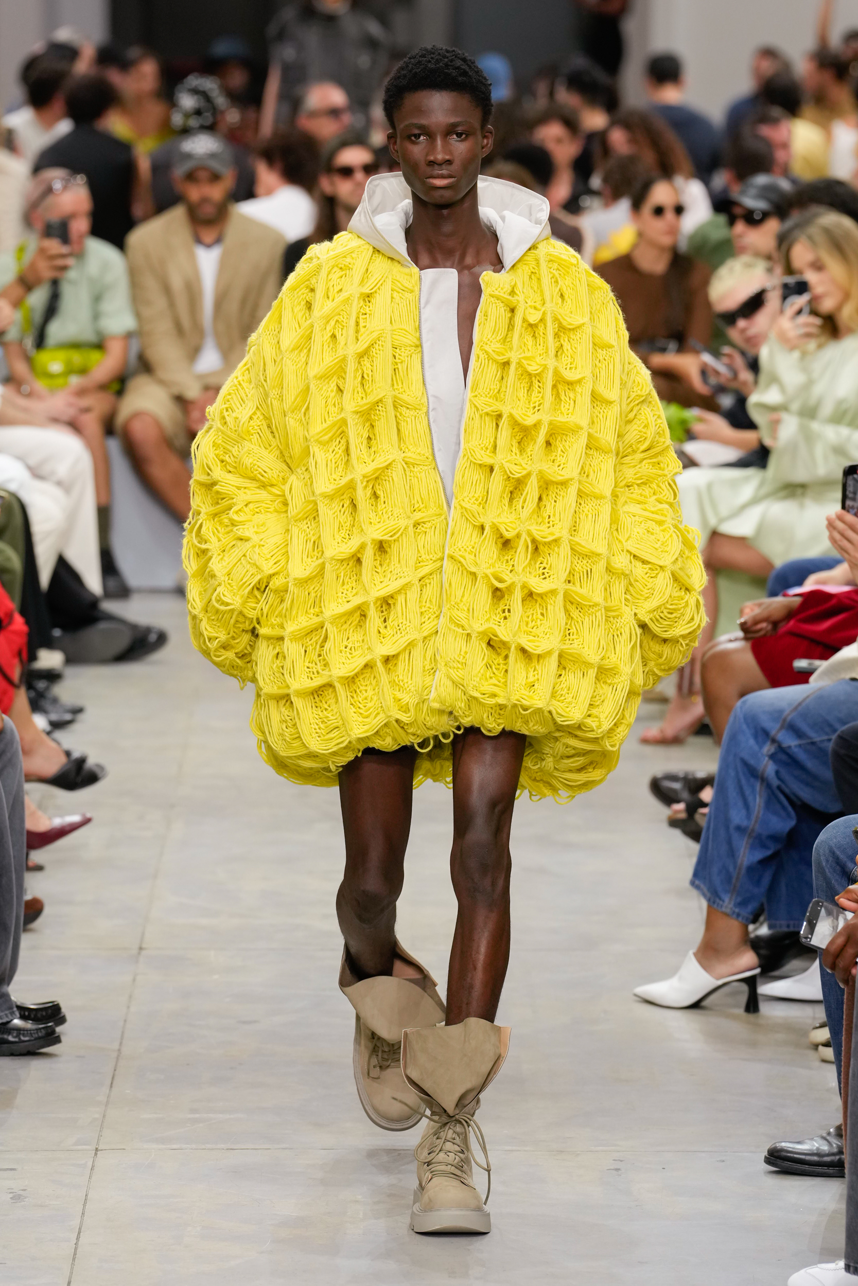 Jw Anderson  Spring 2025 Men's Fashion Show