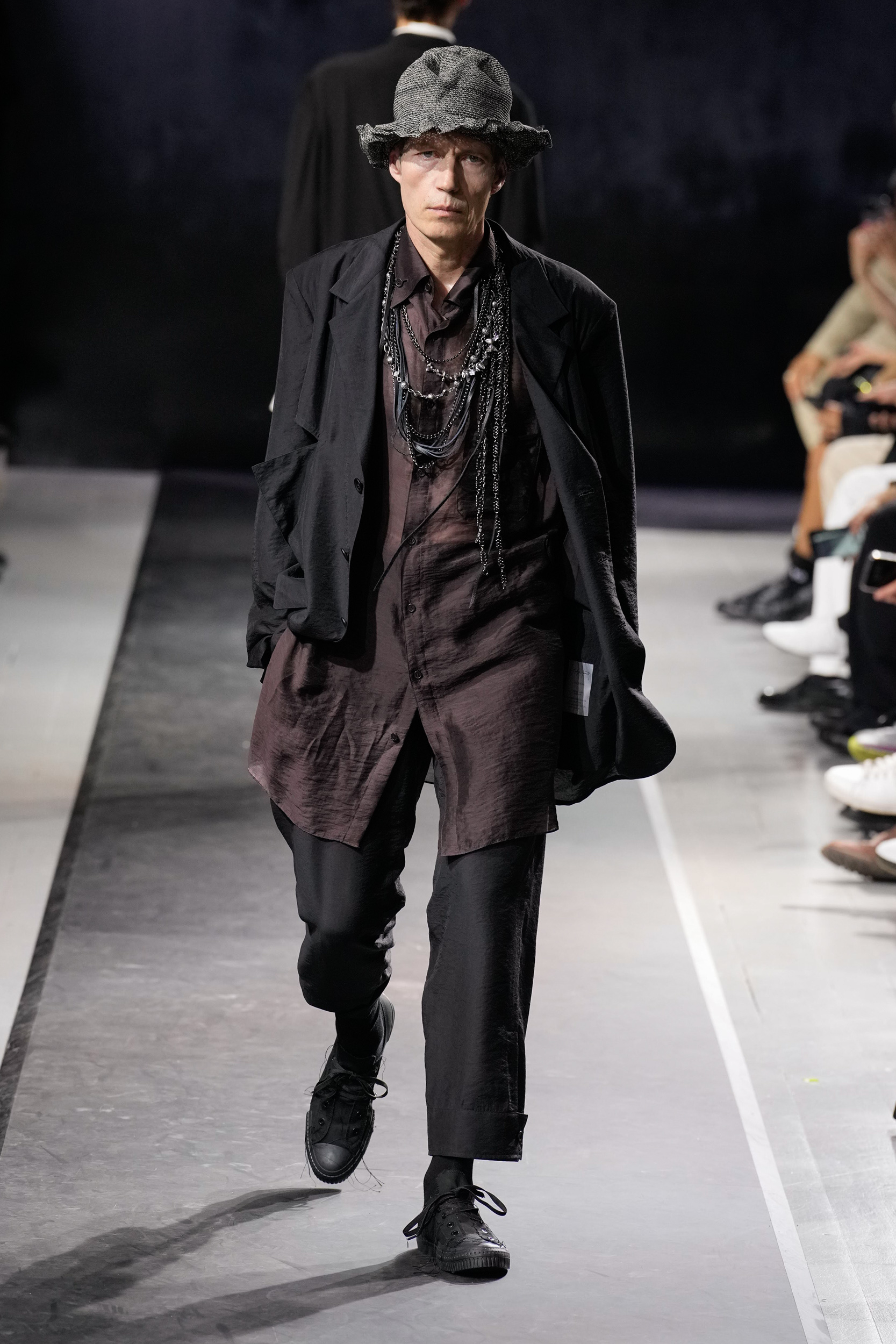 Yohji Yamamoto  Spring 2025 Men's Fashion Show