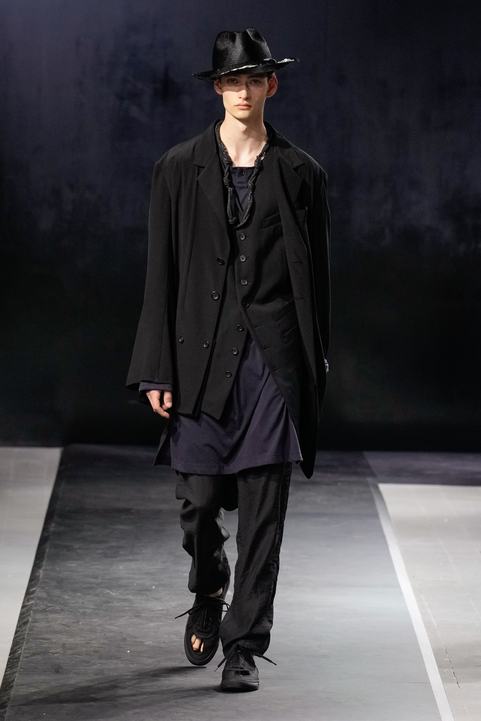 Yohji Yamamoto  Spring 2025 Men's Fashion Show