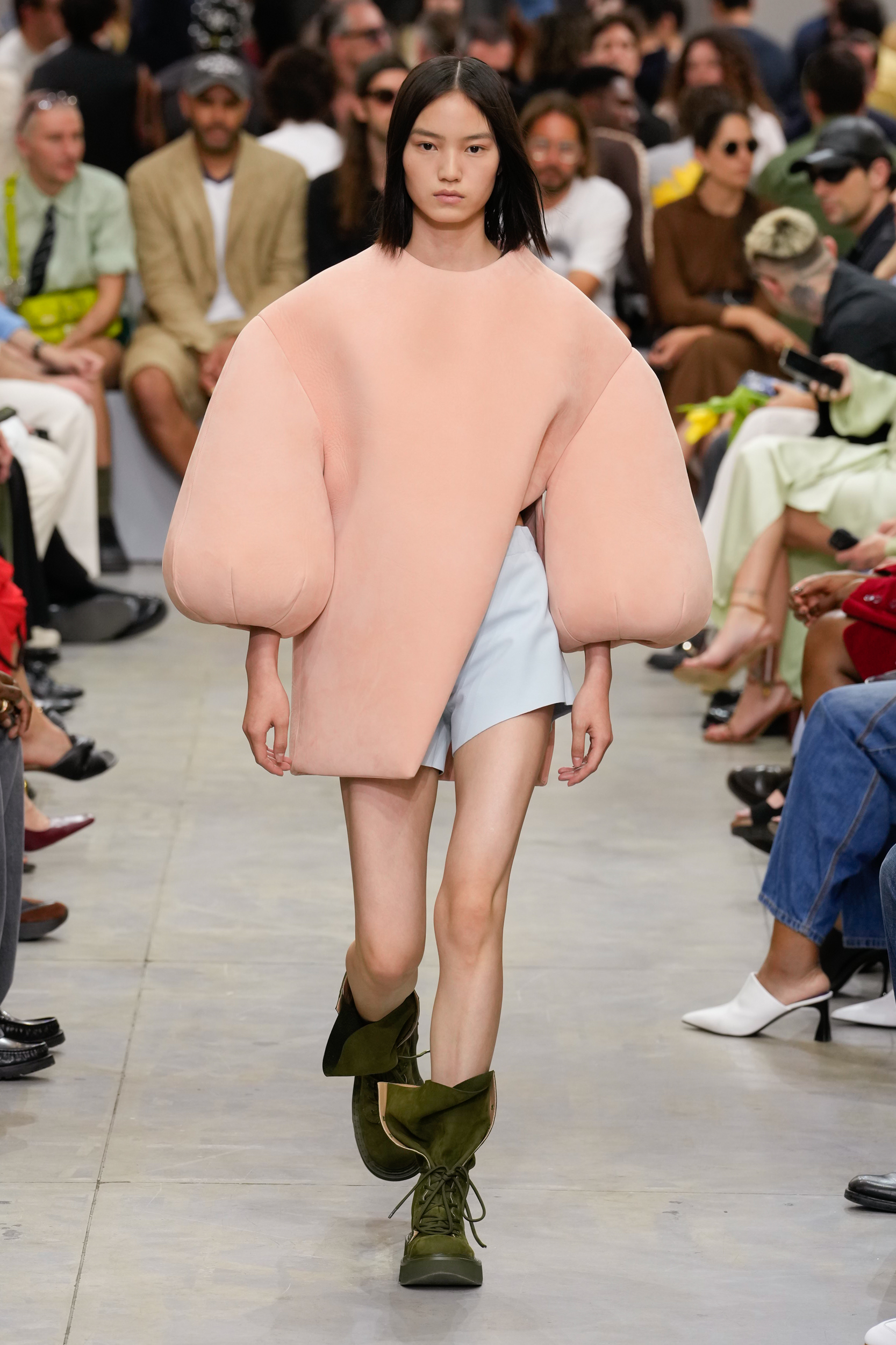 Jw Anderson  Spring 2025 Men's Fashion Show