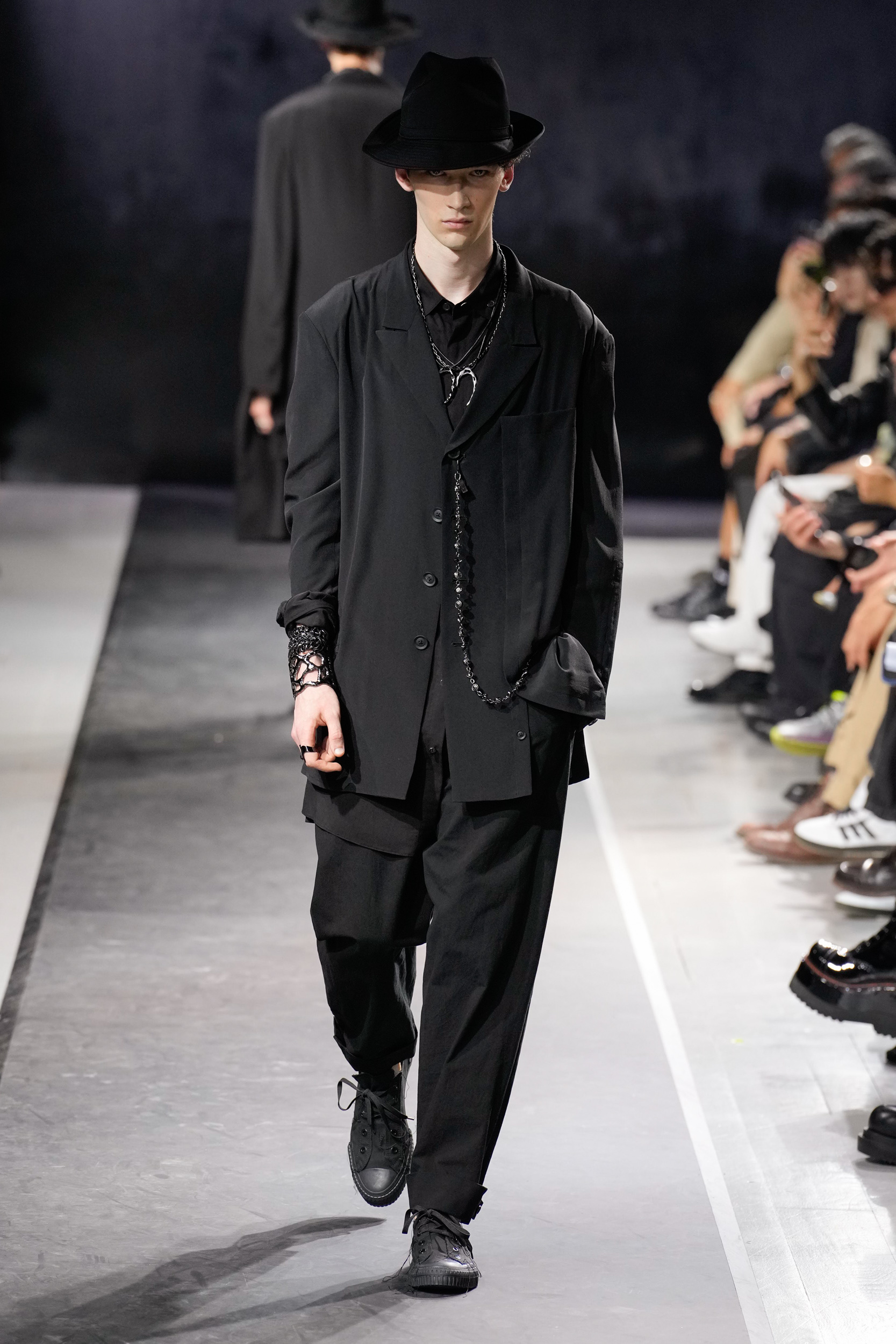 Yohji Yamamoto  Spring 2025 Men's Fashion Show