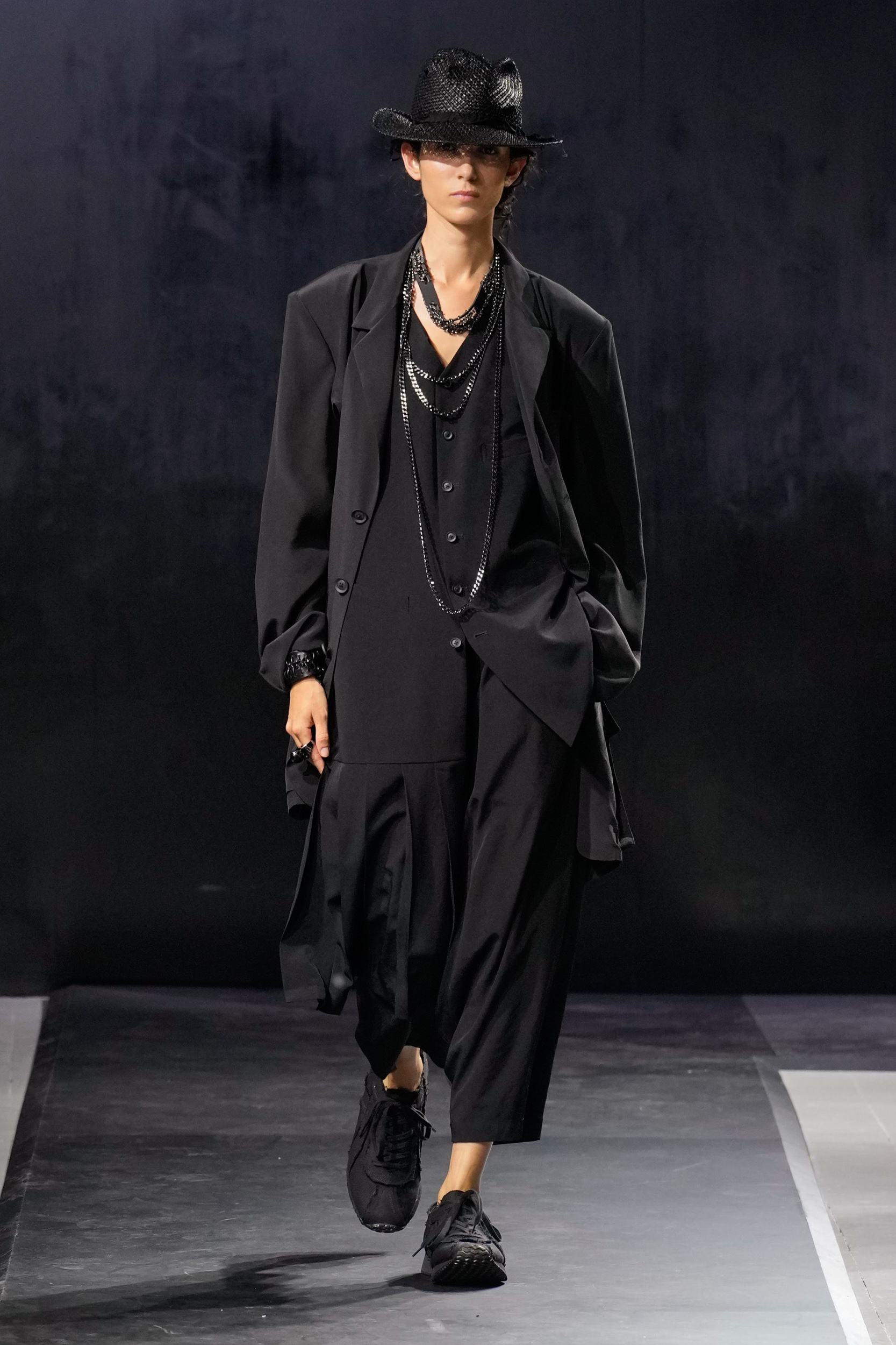 Yohji Yamamoto  Spring 2025 Men's Fashion Show