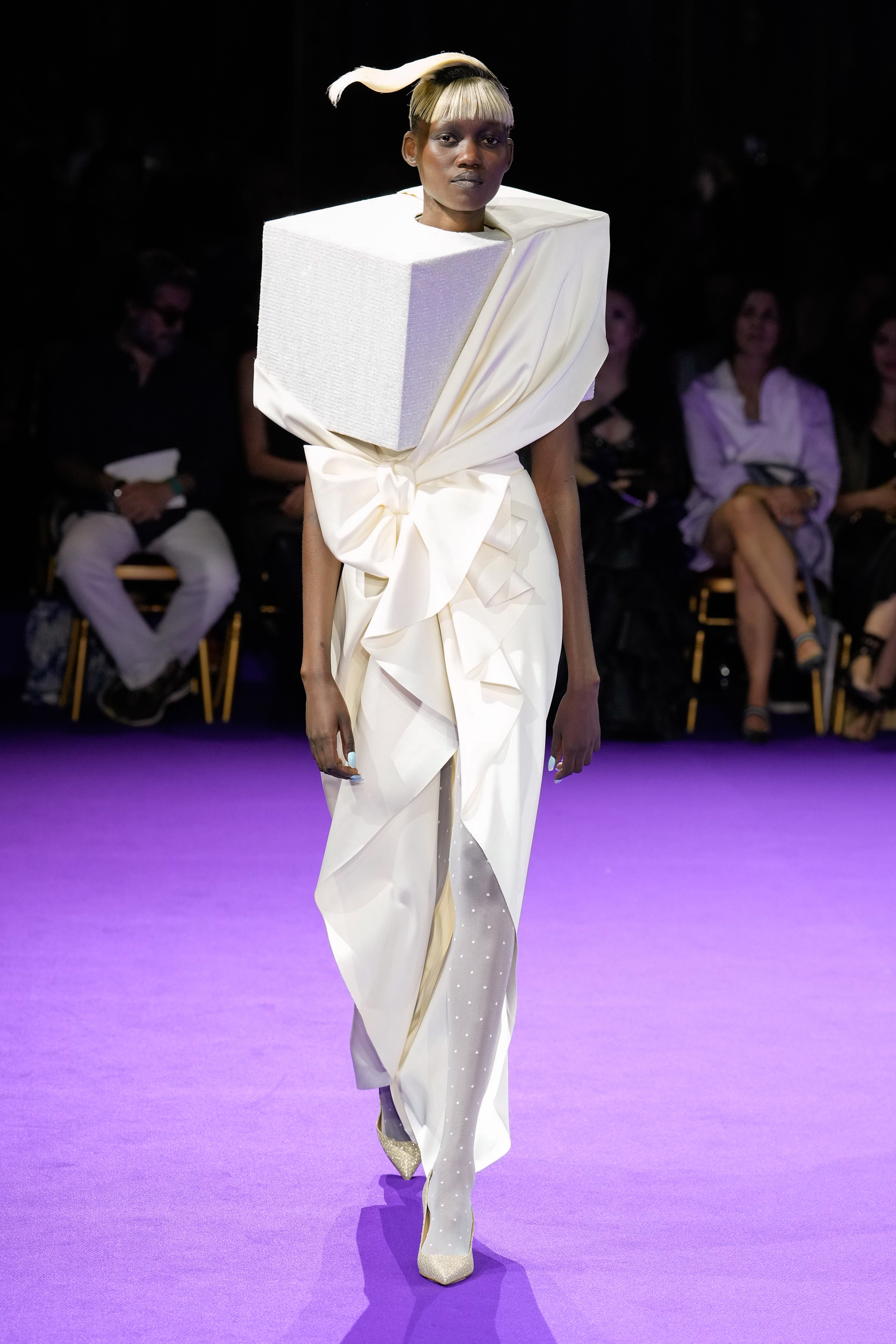 Viktor & Rolf Fall 2024 Couture Fashion Show