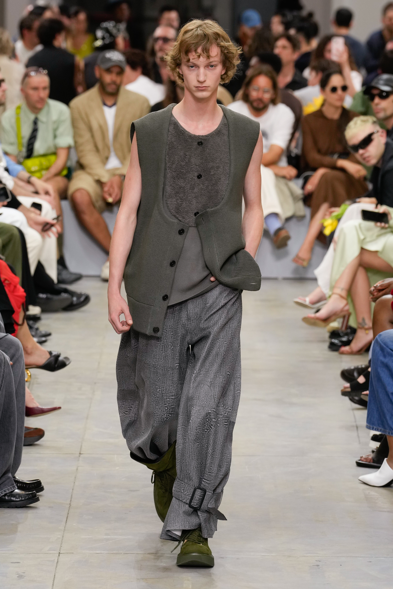 Jw Anderson  Spring 2025 Men's Fashion Show