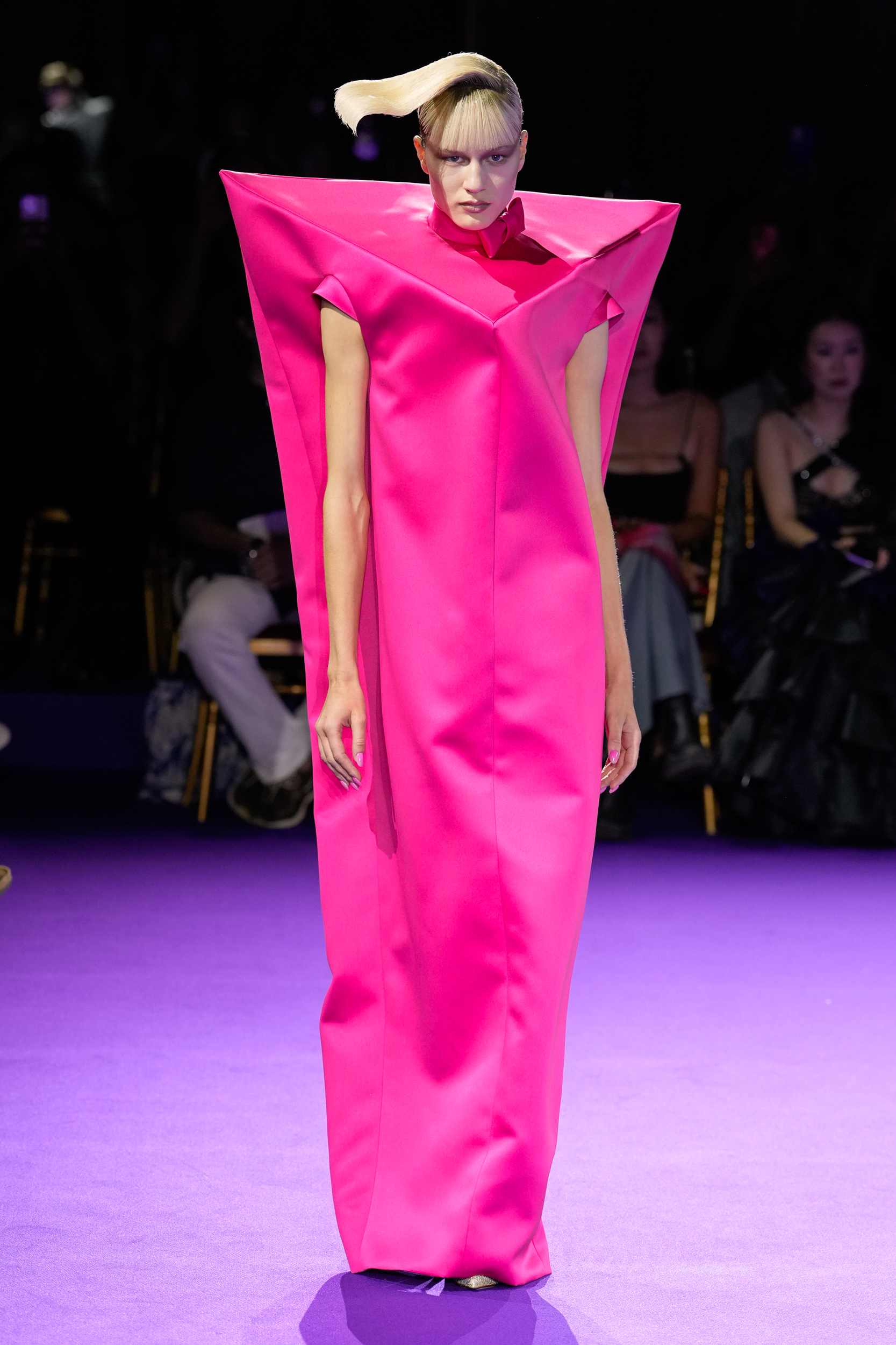 Viktor & Rolf Fall 2024 Couture Fashion Show