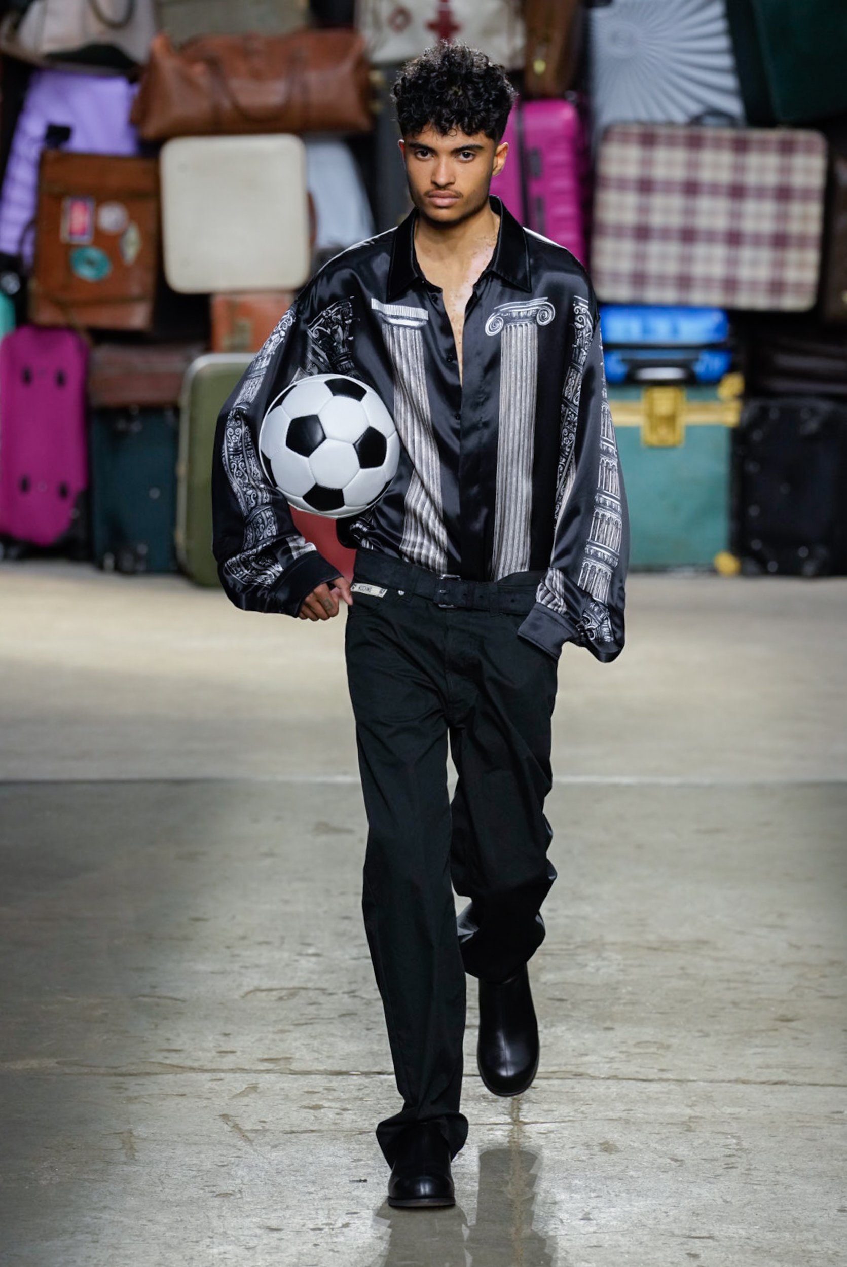 Moschino  Spring 2025 Men's Fashion Show