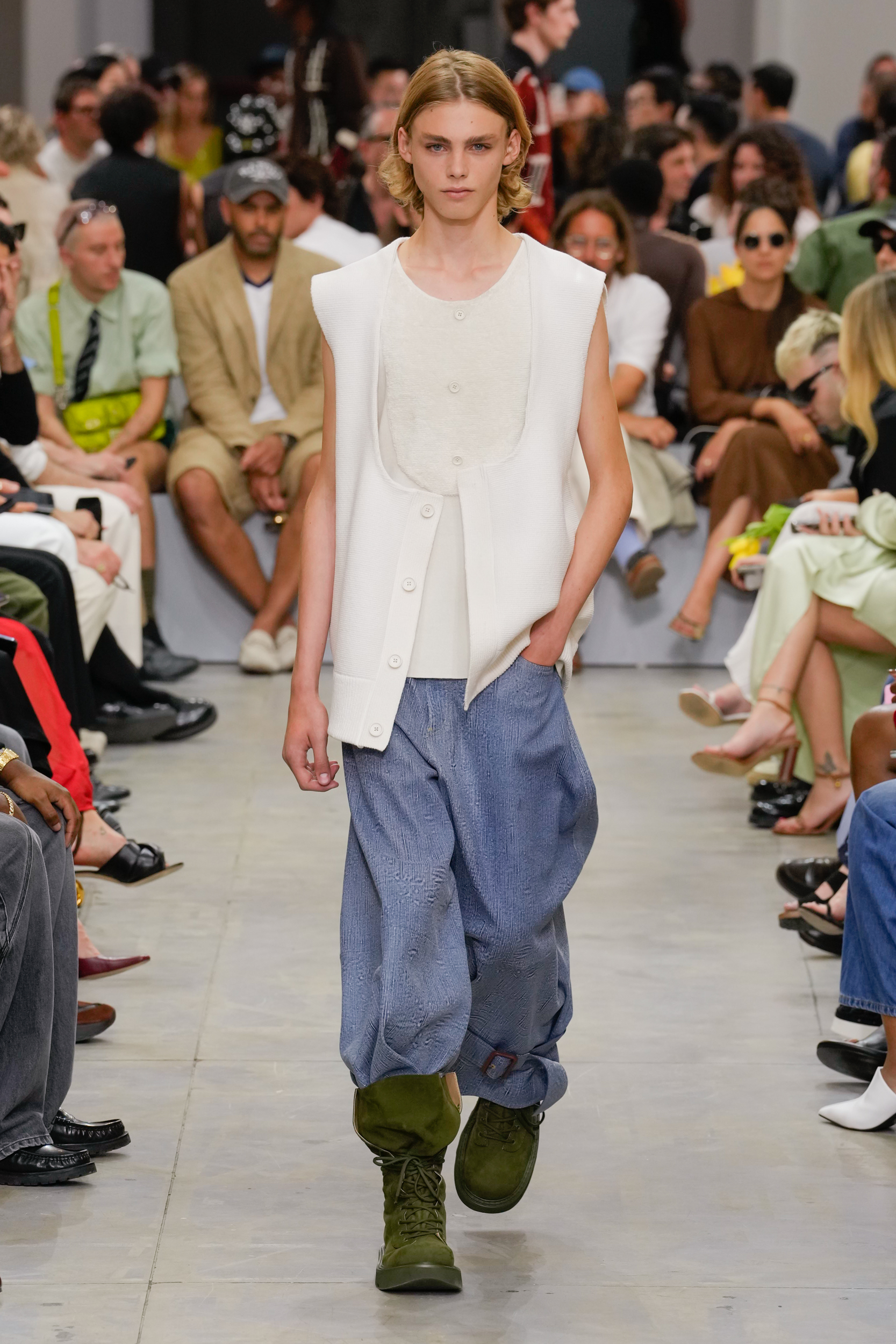 Jw Anderson  Spring 2025 Men's Fashion Show