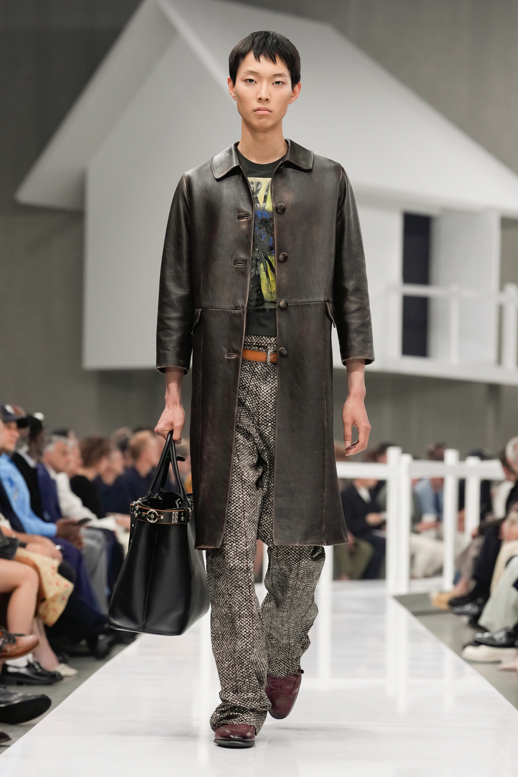 Prada  Spring 2025 Men's Fashion Show