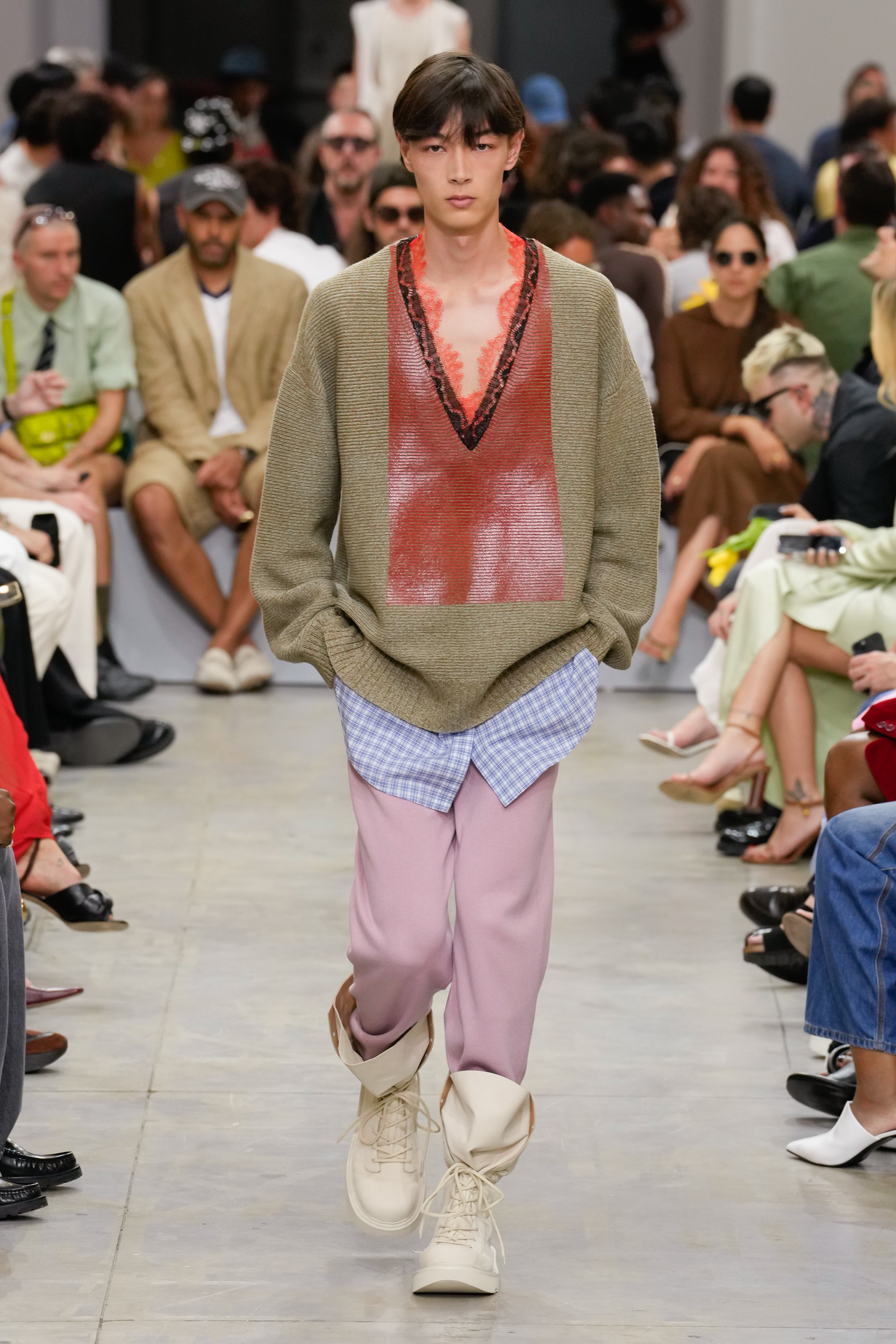 Jw Anderson  Spring 2025 Men's Fashion Show