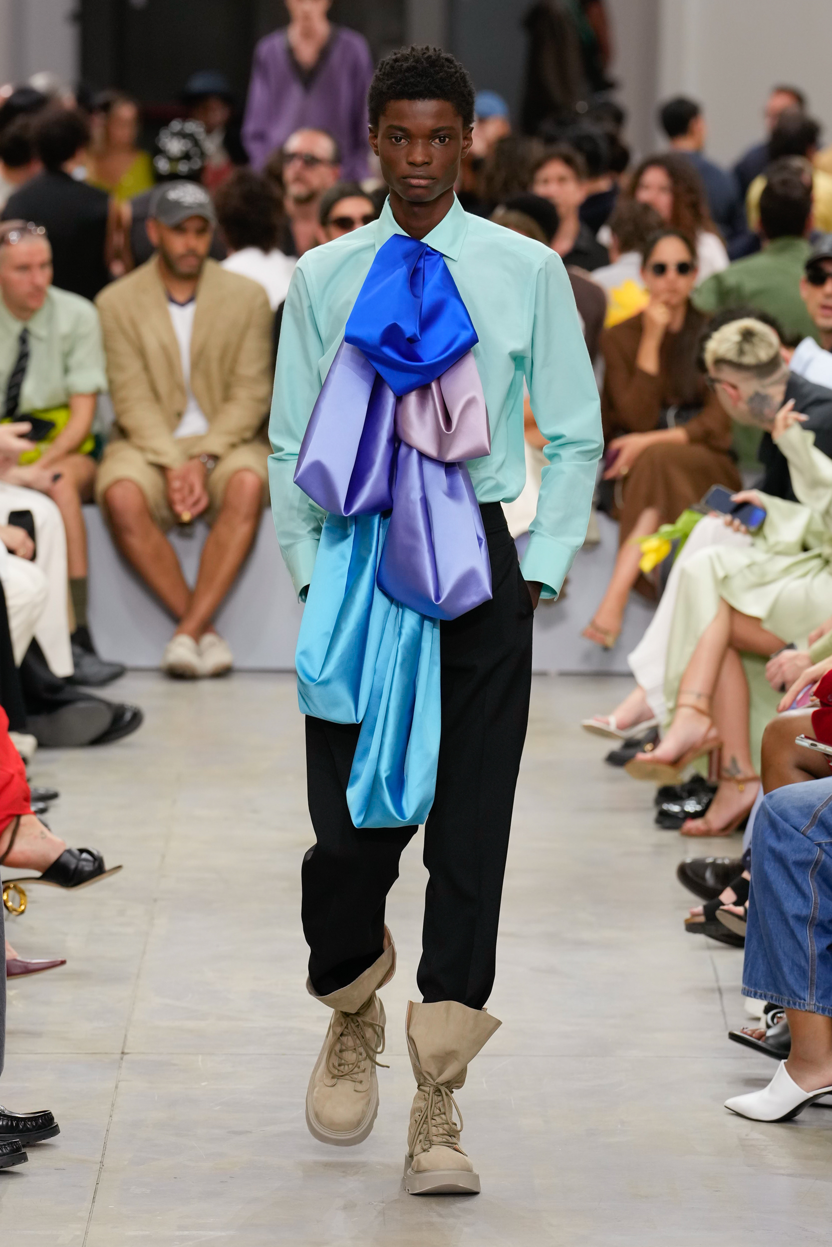 Jw Anderson  Spring 2025 Men's Fashion Show