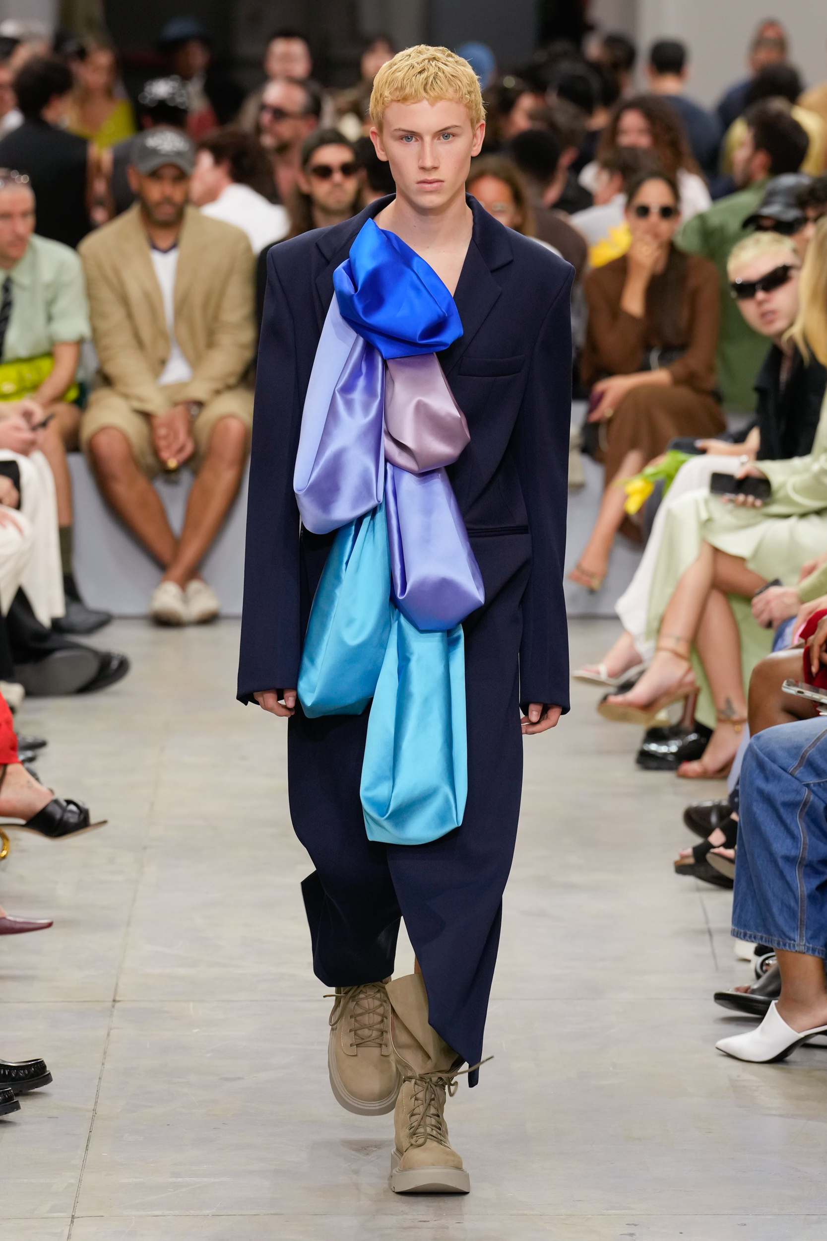 Jw Anderson  Spring 2025 Men's Fashion Show