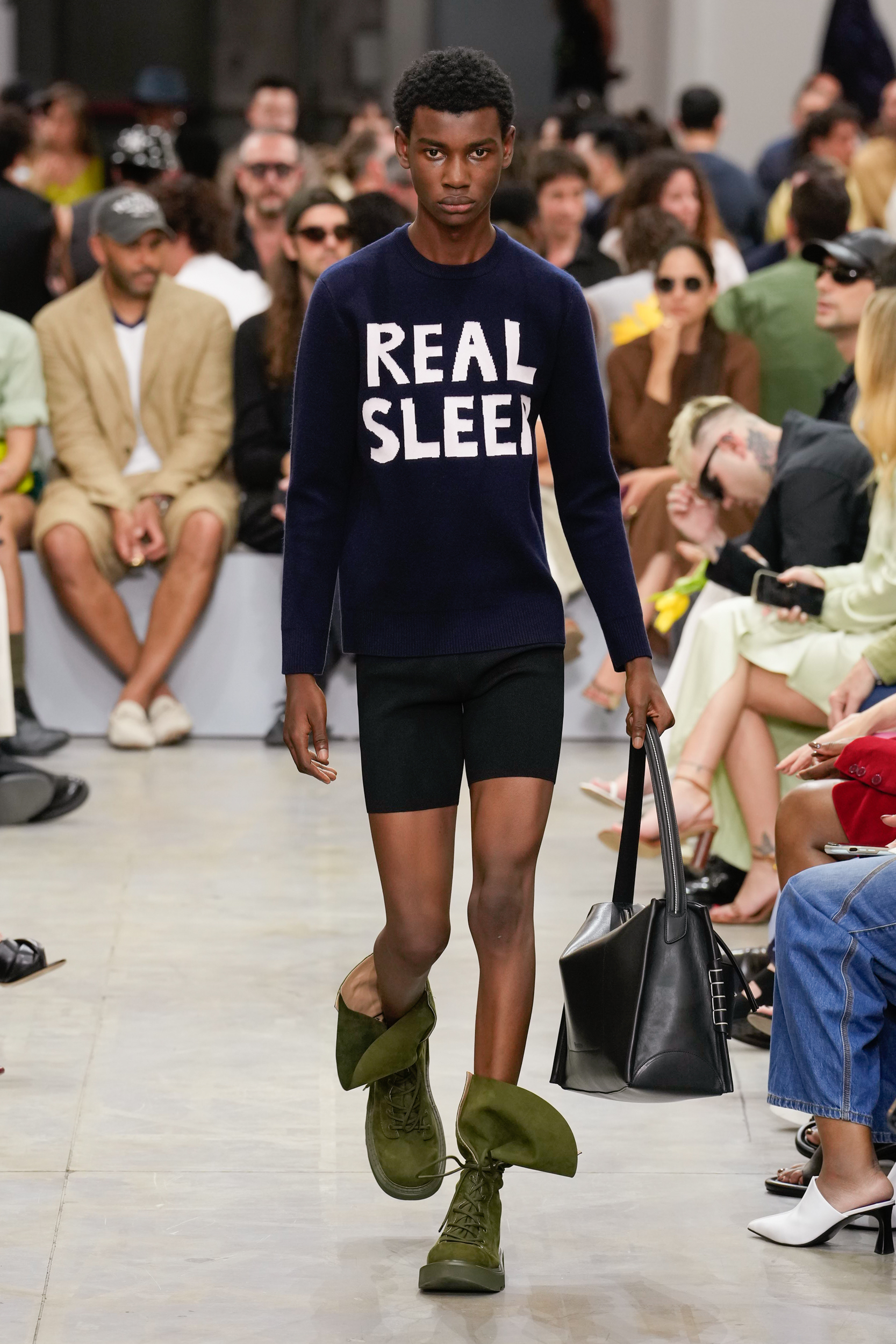 Jw Anderson  Spring 2025 Men's Fashion Show