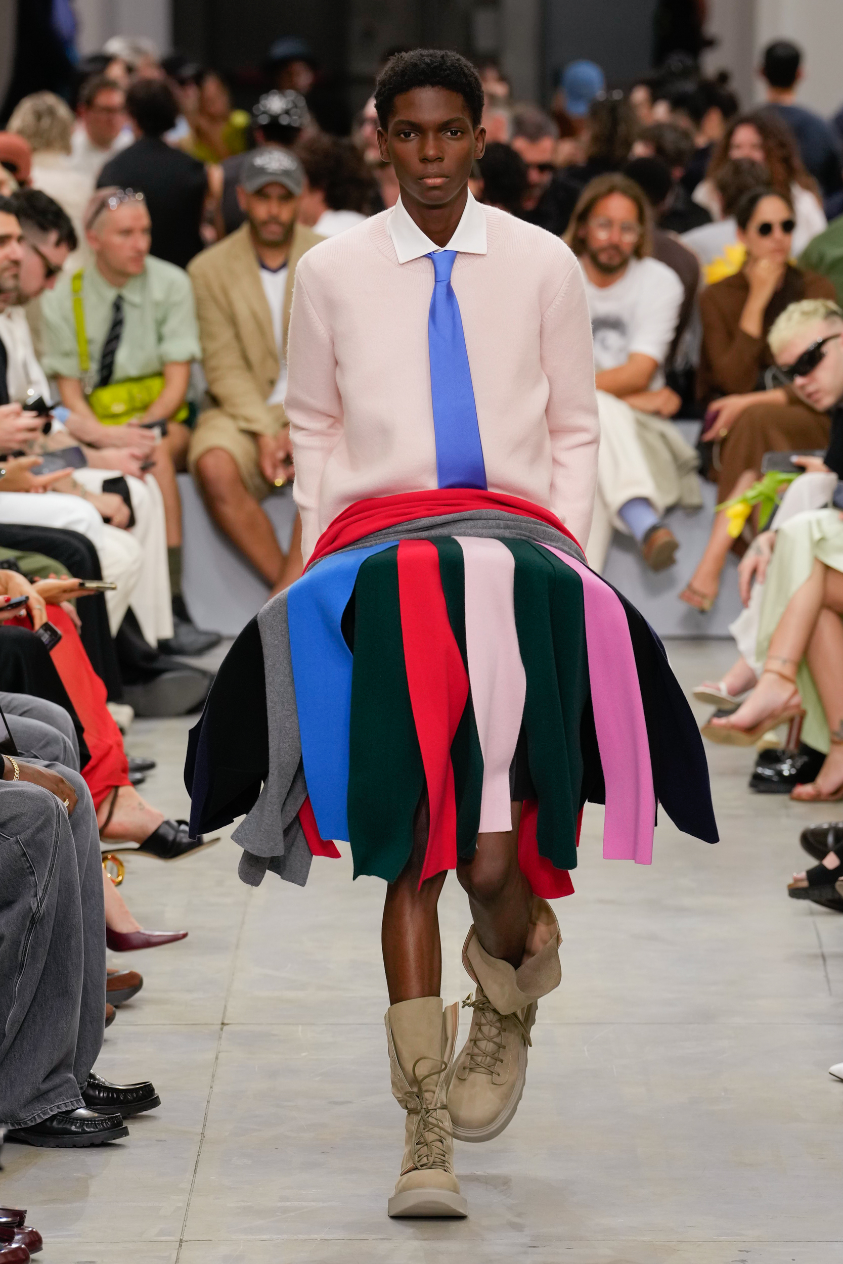 Jw Anderson  Spring 2025 Men's Fashion Show