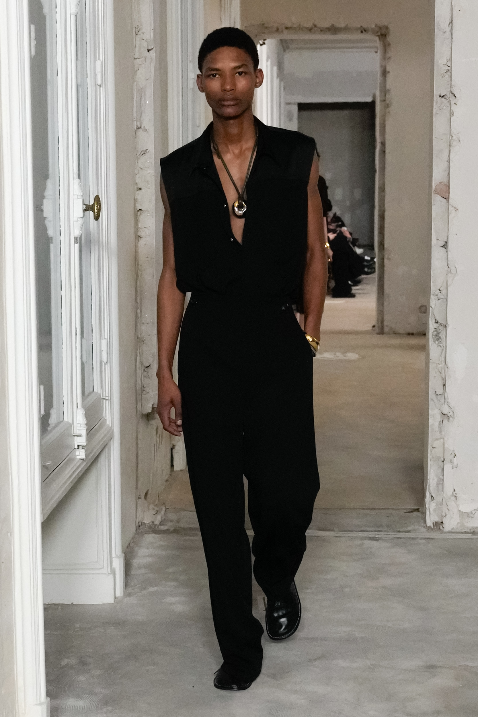 Ami Paris  Spring 2025 Men's Fashion Show