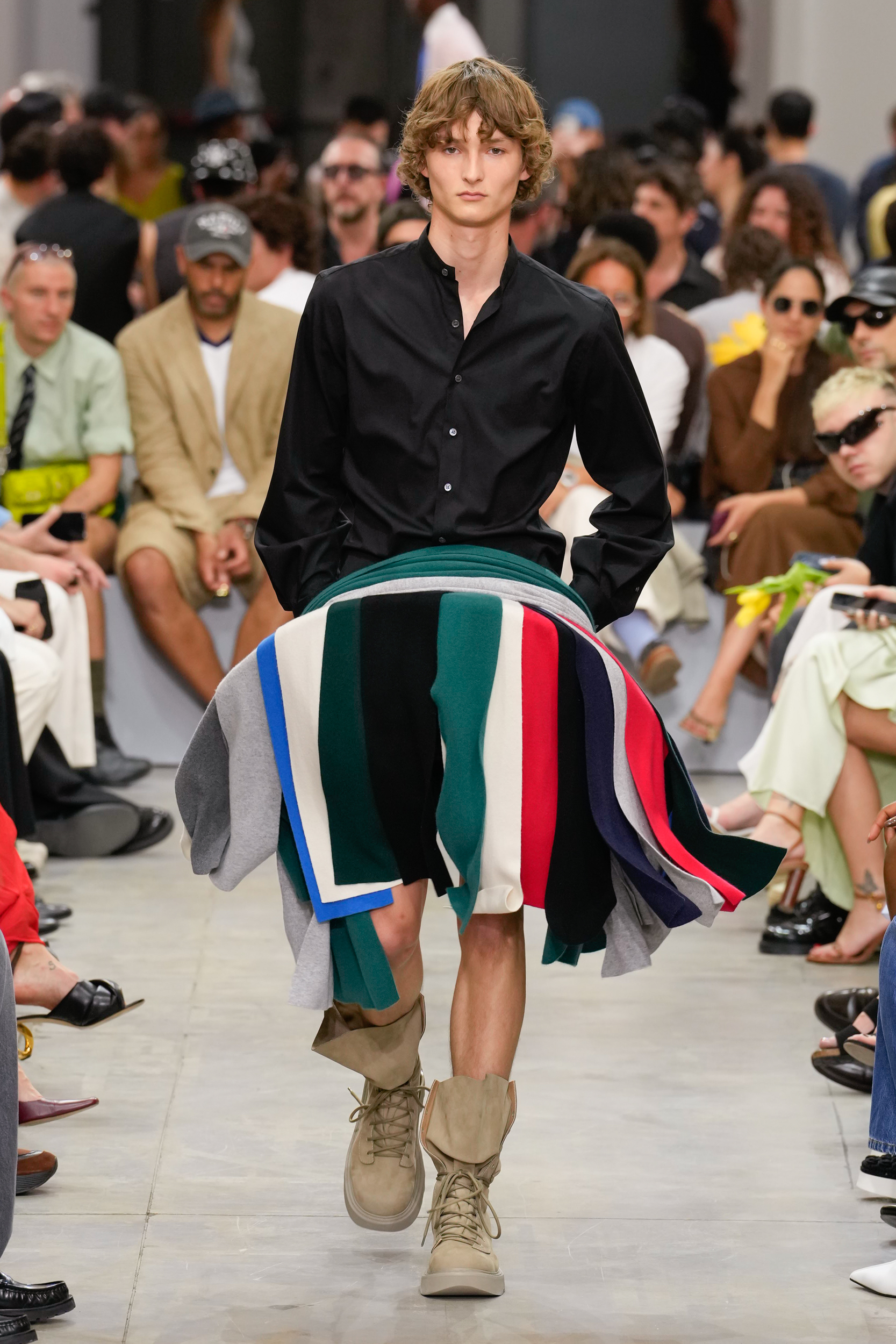 Jw Anderson  Spring 2025 Men's Fashion Show