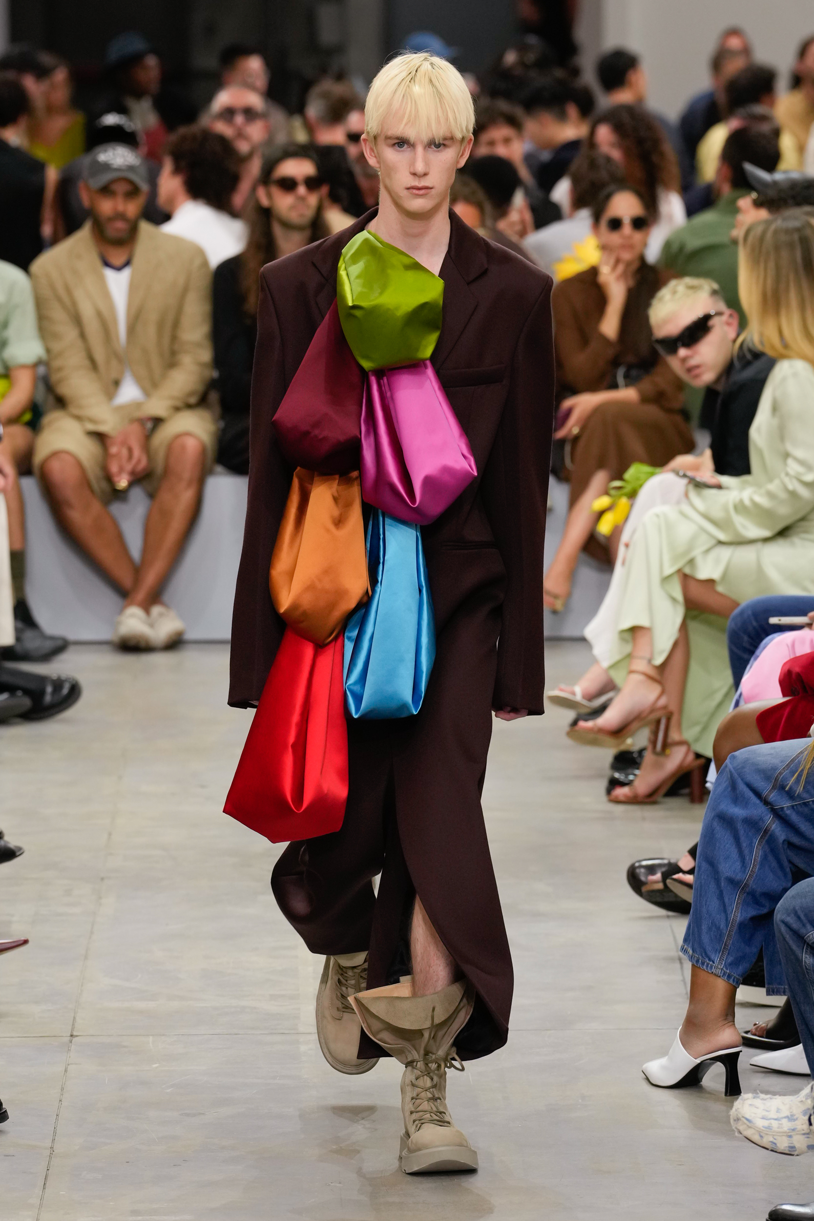 Jw Anderson  Spring 2025 Men's Fashion Show