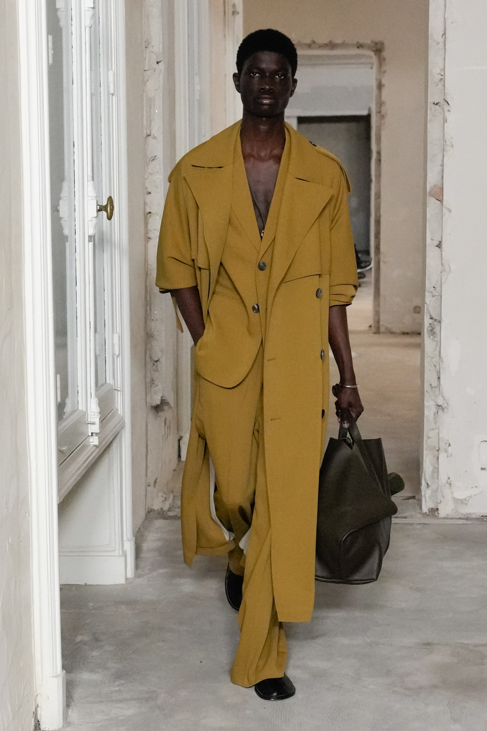 Ami Paris  Spring 2025 Men's Fashion Show