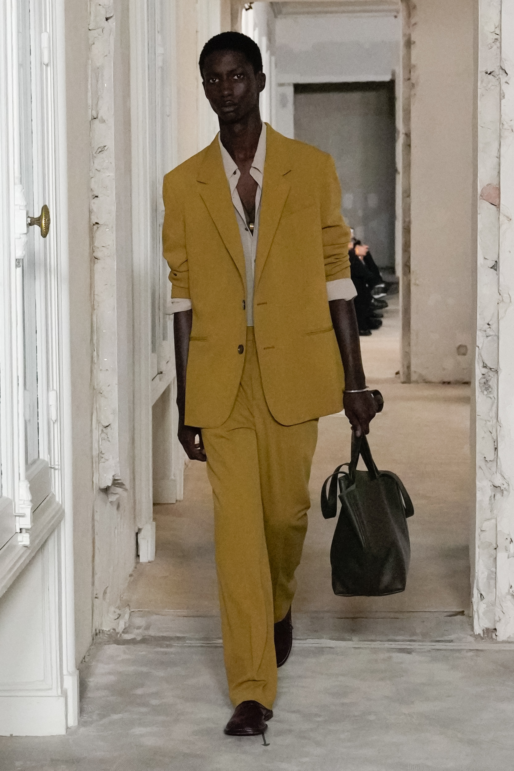 Ami Paris  Spring 2025 Men's Fashion Show