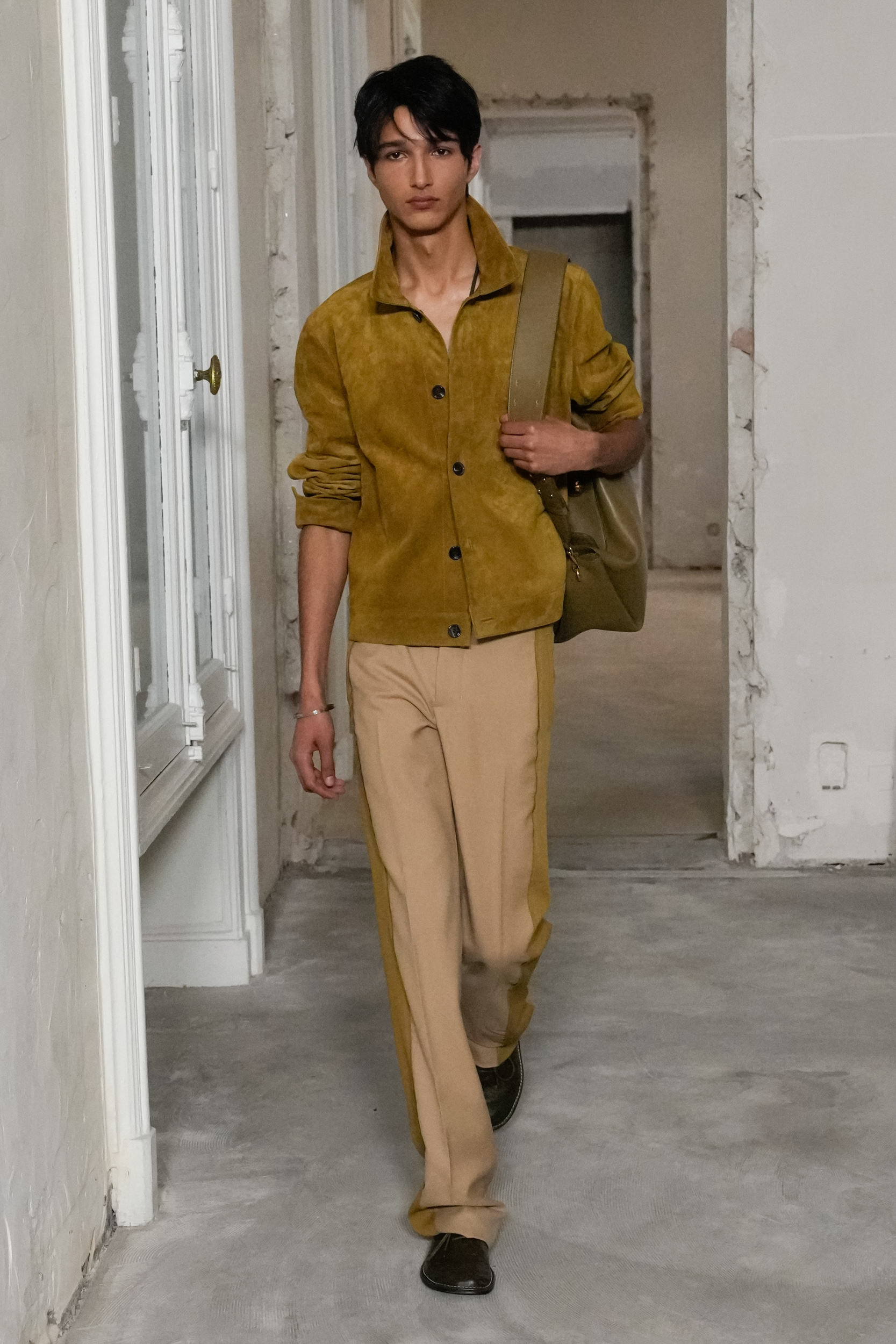 Ami Paris  Spring 2025 Men's Fashion Show