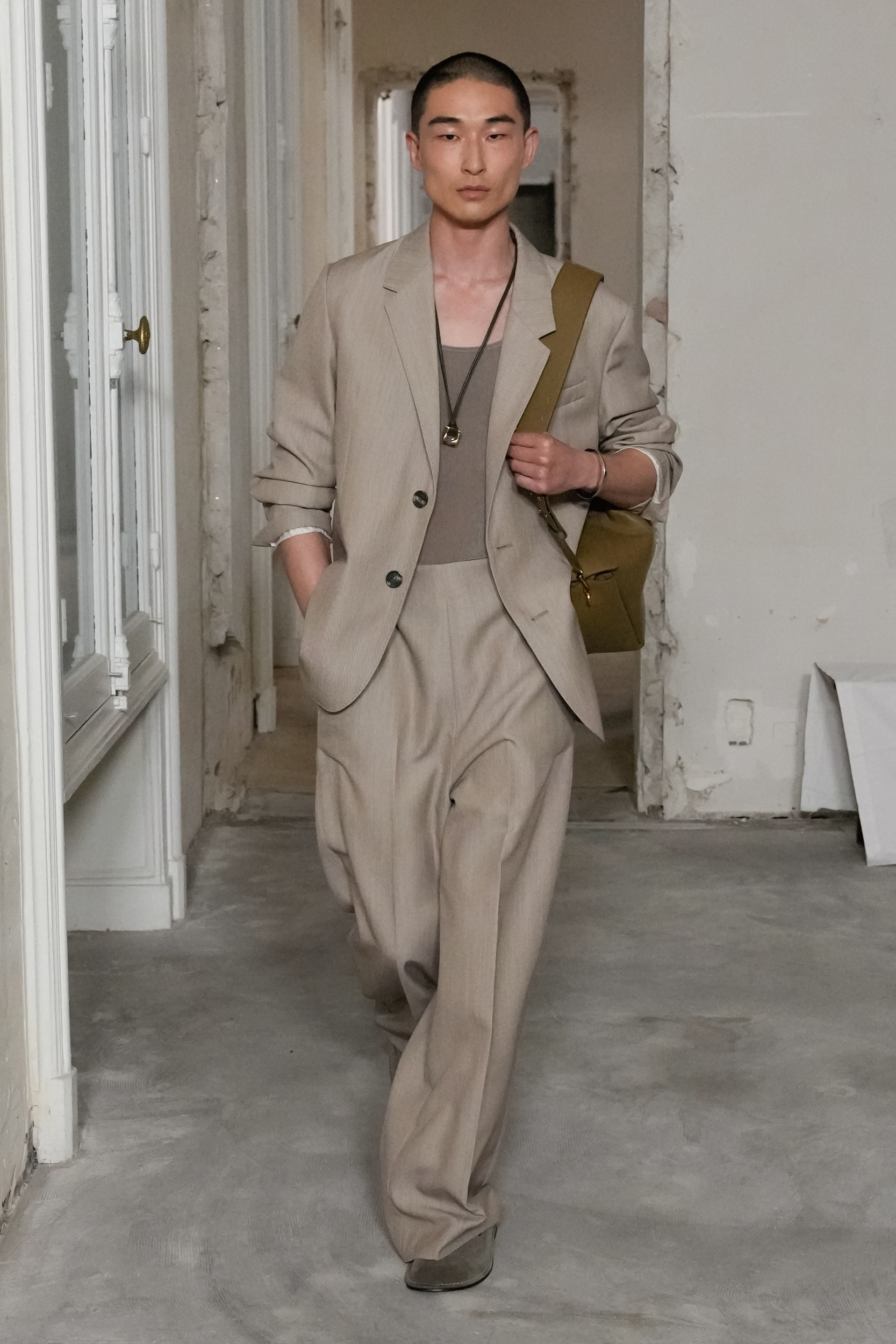 Ami Paris  Spring 2025 Men's Fashion Show