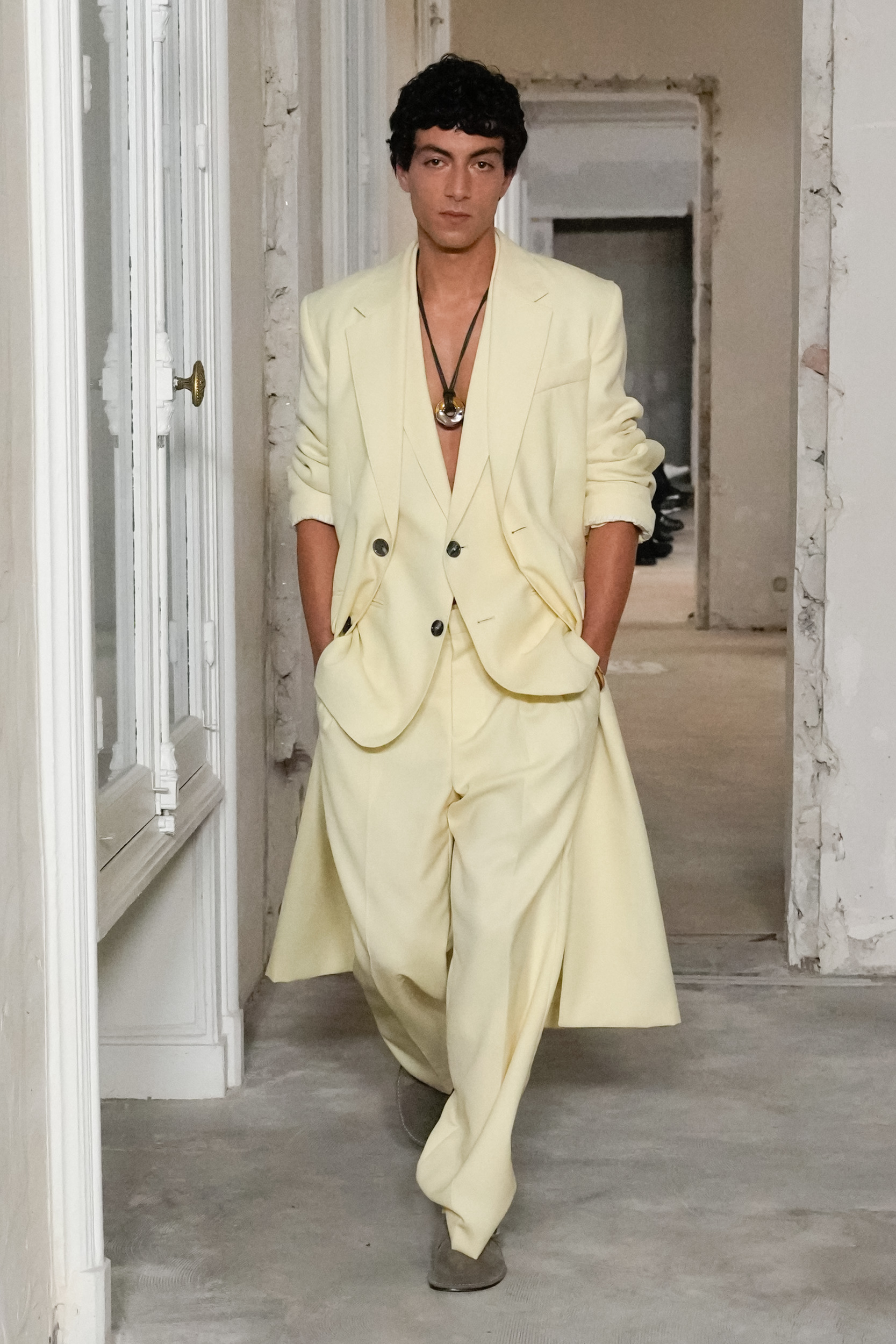 Ami Paris  Spring 2025 Men's Fashion Show