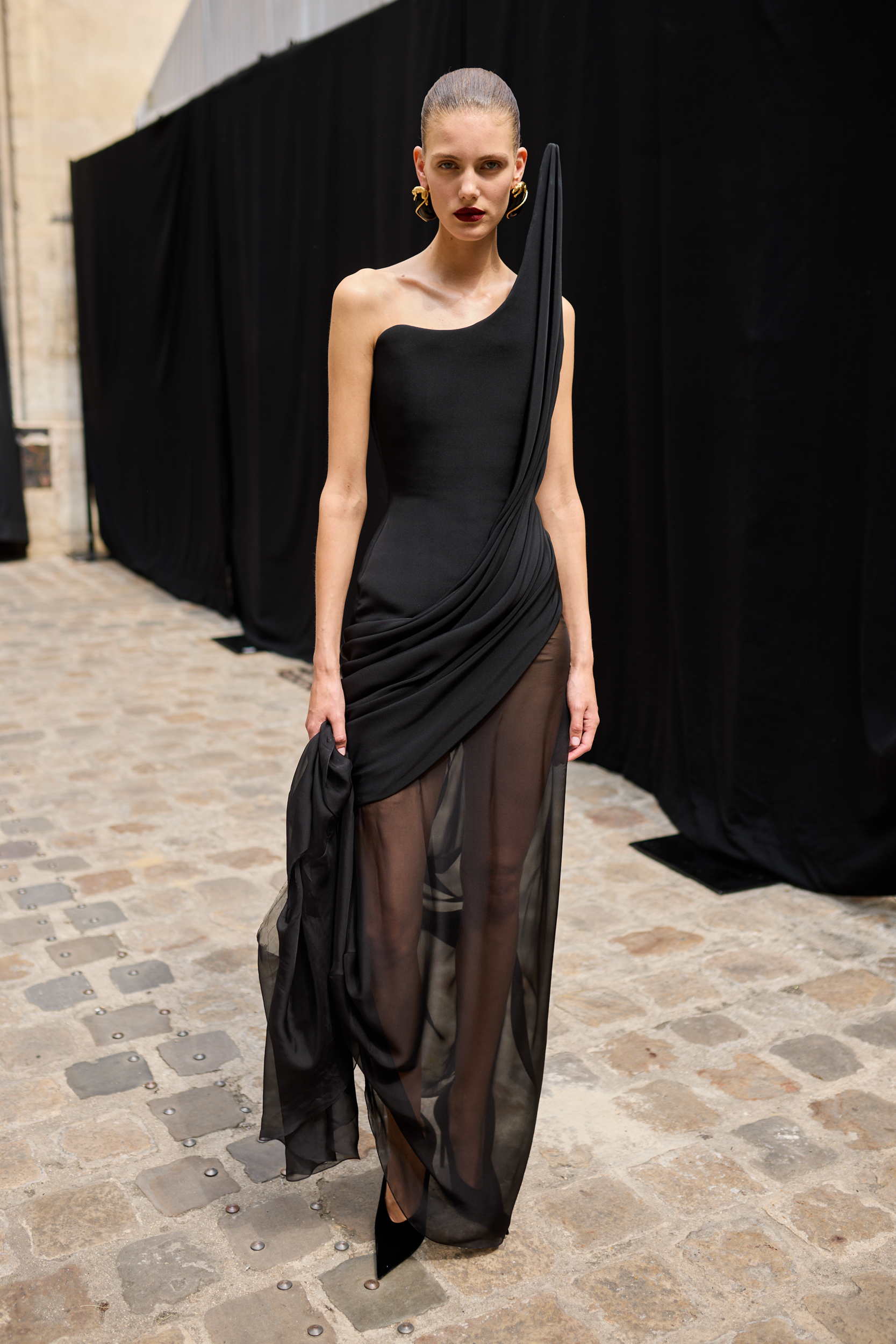 Ashi Studio Fall 2024 Couture Fashion Show Backstage