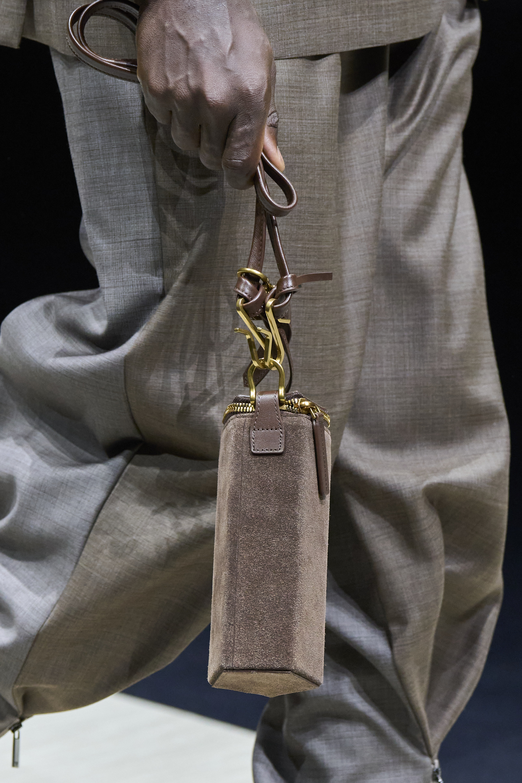 Emporio Armani  Spring 2025 Men's Fashion Show Details