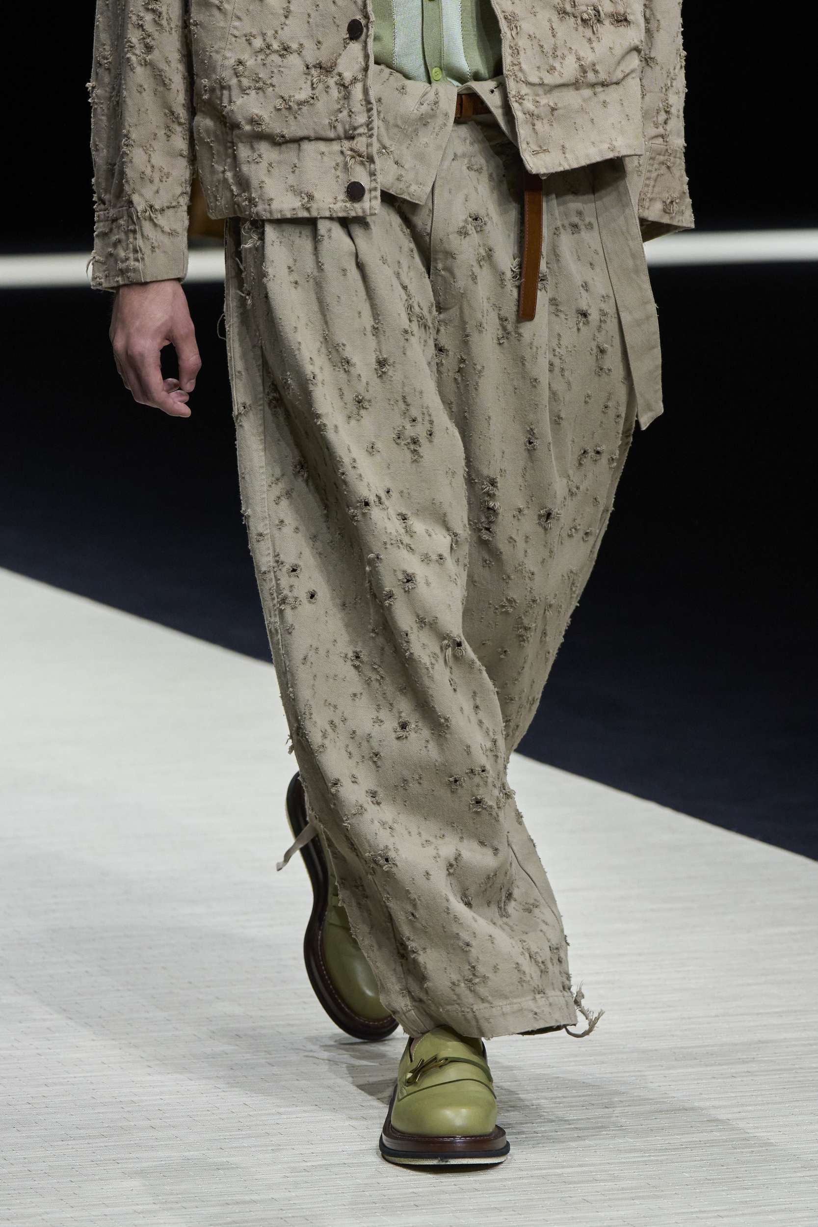 Emporio Armani  Spring 2025 Men's Fashion Show Details