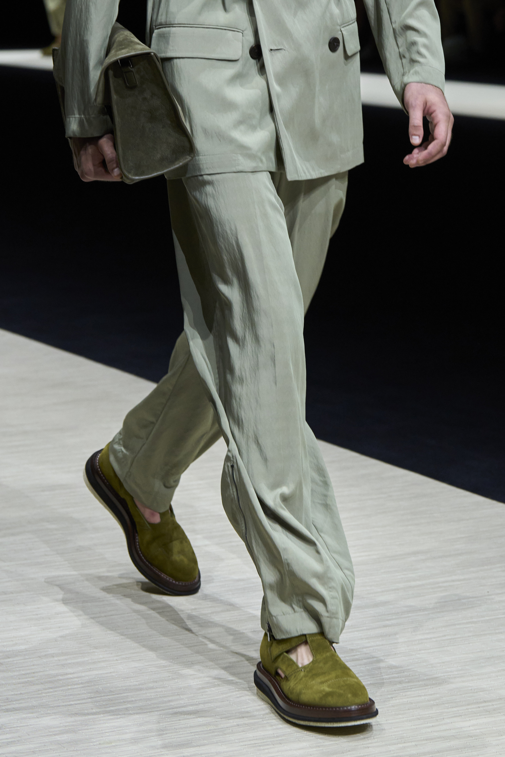 Emporio Armani  Spring 2025 Men's Fashion Show Details