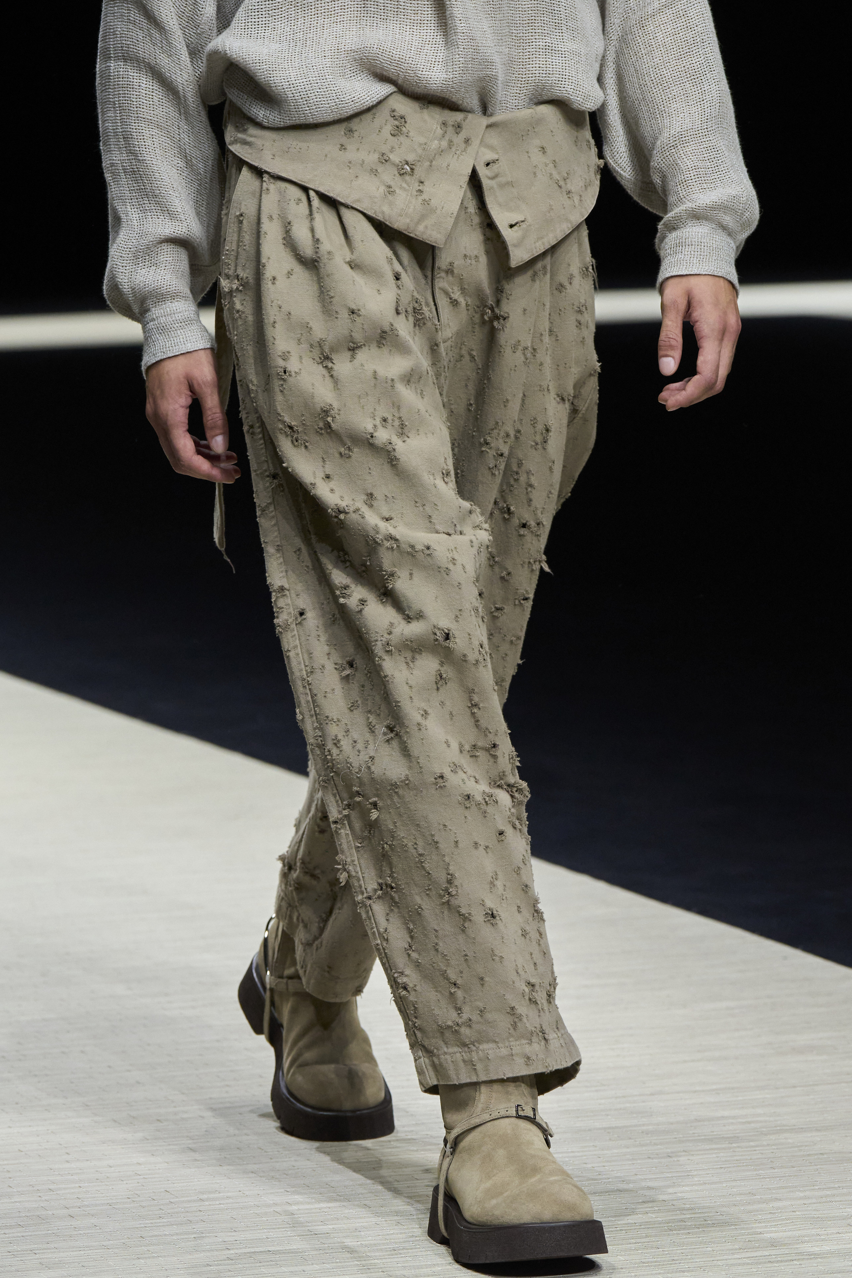 Emporio Armani  Spring 2025 Men's Fashion Show Details