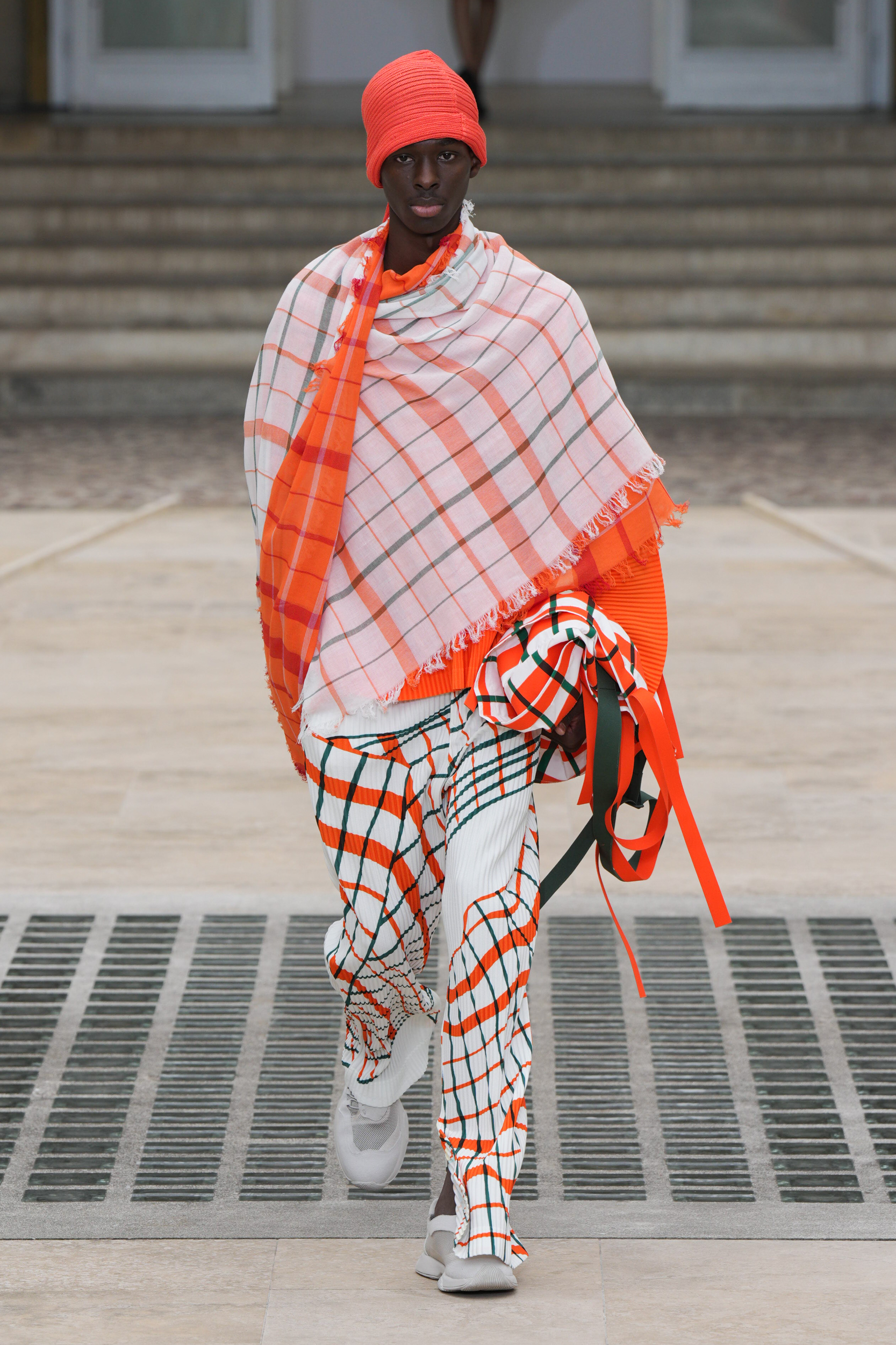 Homme Plisse Issey Miyake  Spring 2025 Men's Fashion Show