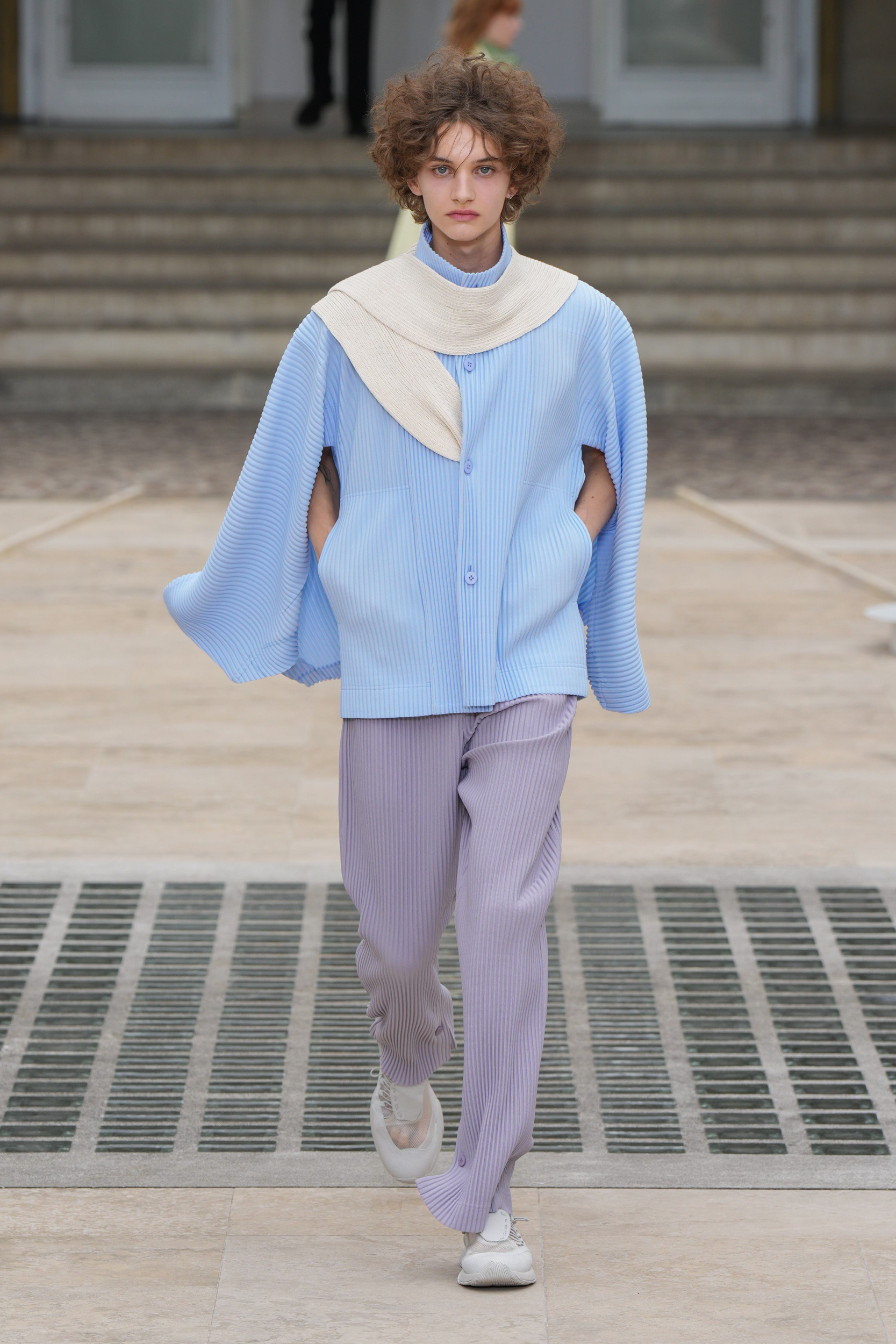 Homme Plisse Issey Miyake  Spring 2025 Men's Fashion Show