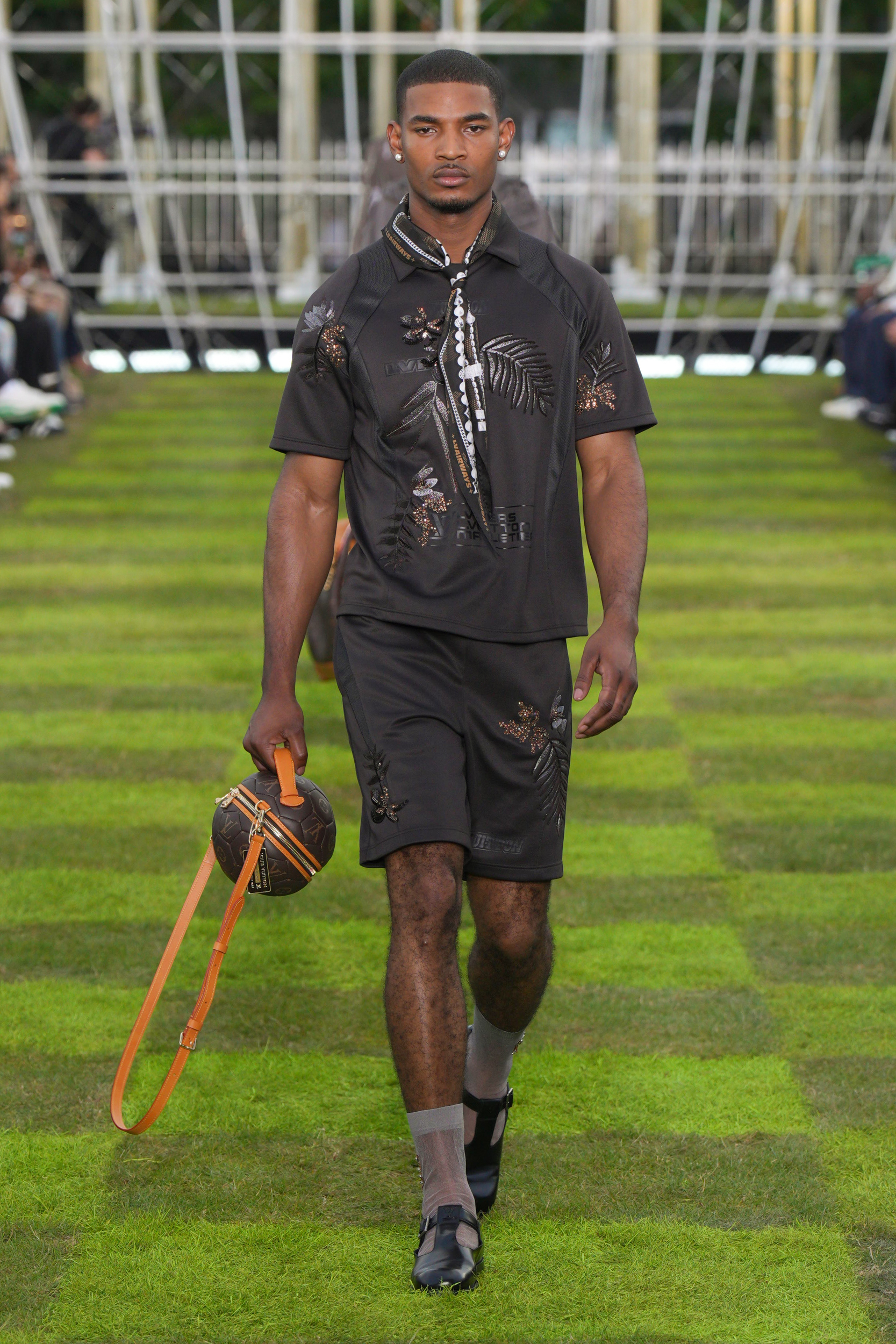 Louis Vuitton  Spring 2025 Men's Fashion Show