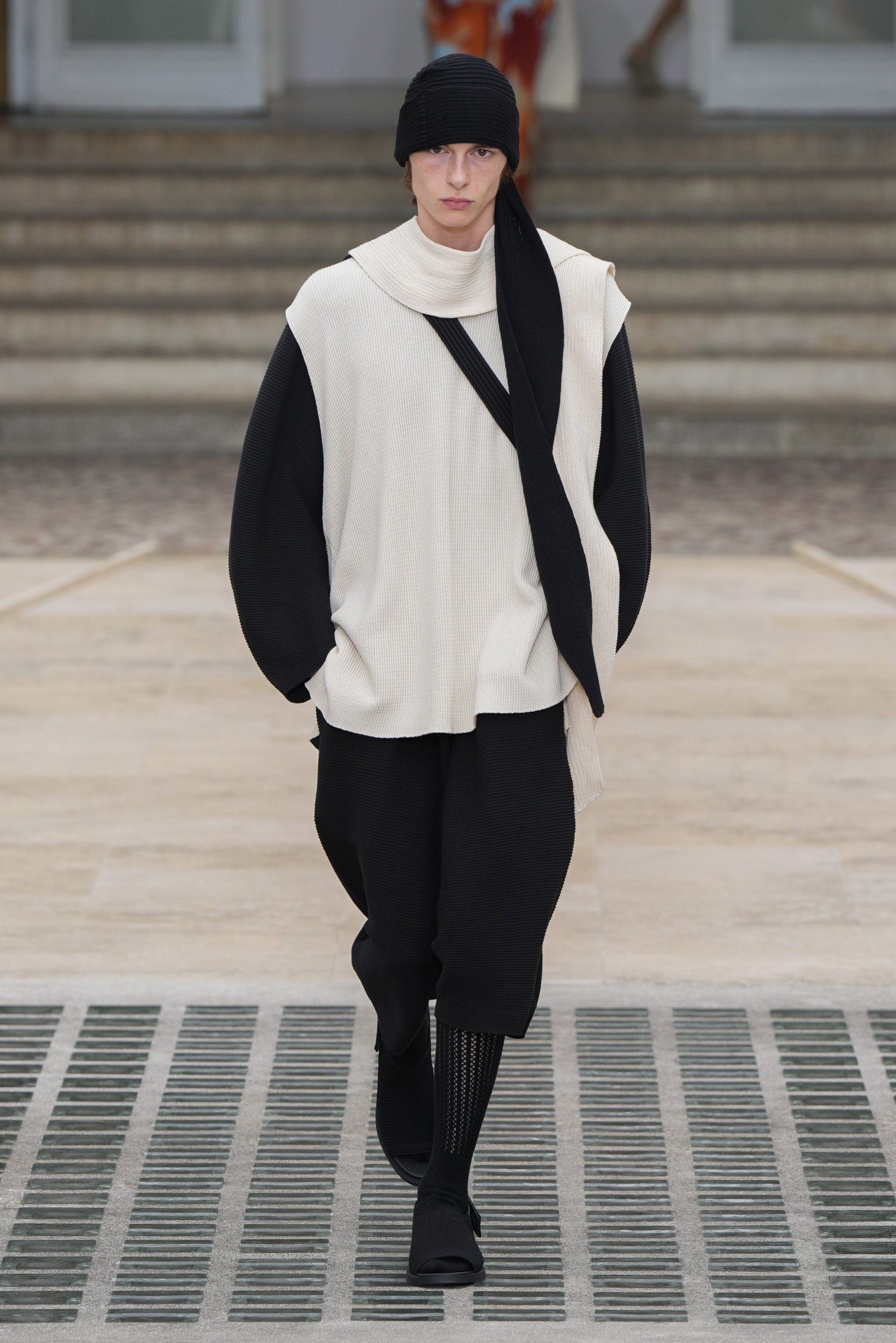 Homme Plisse Issey Miyake  Spring 2025 Men's Fashion Show