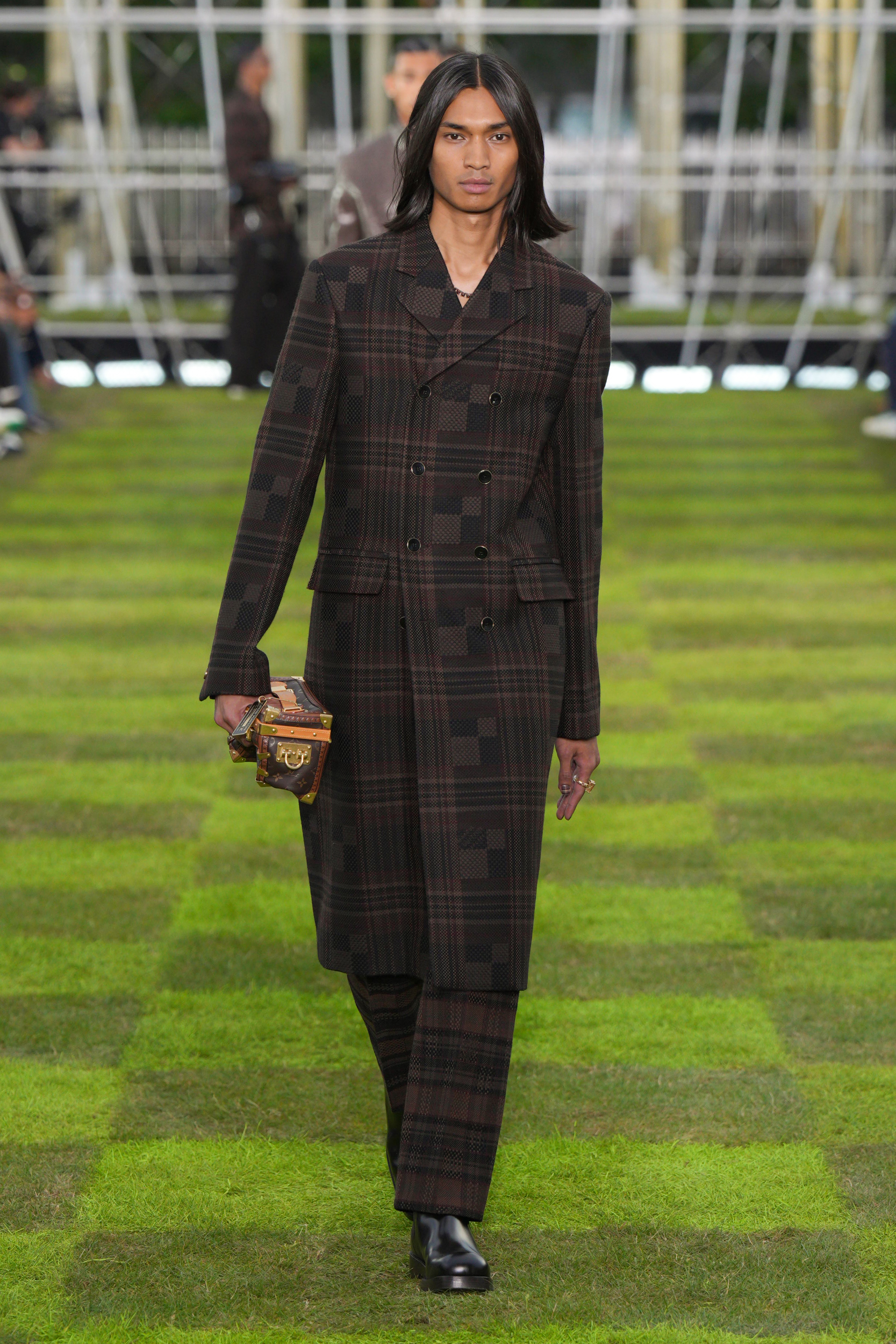 Louis Vuitton  Spring 2025 Men's Fashion Show