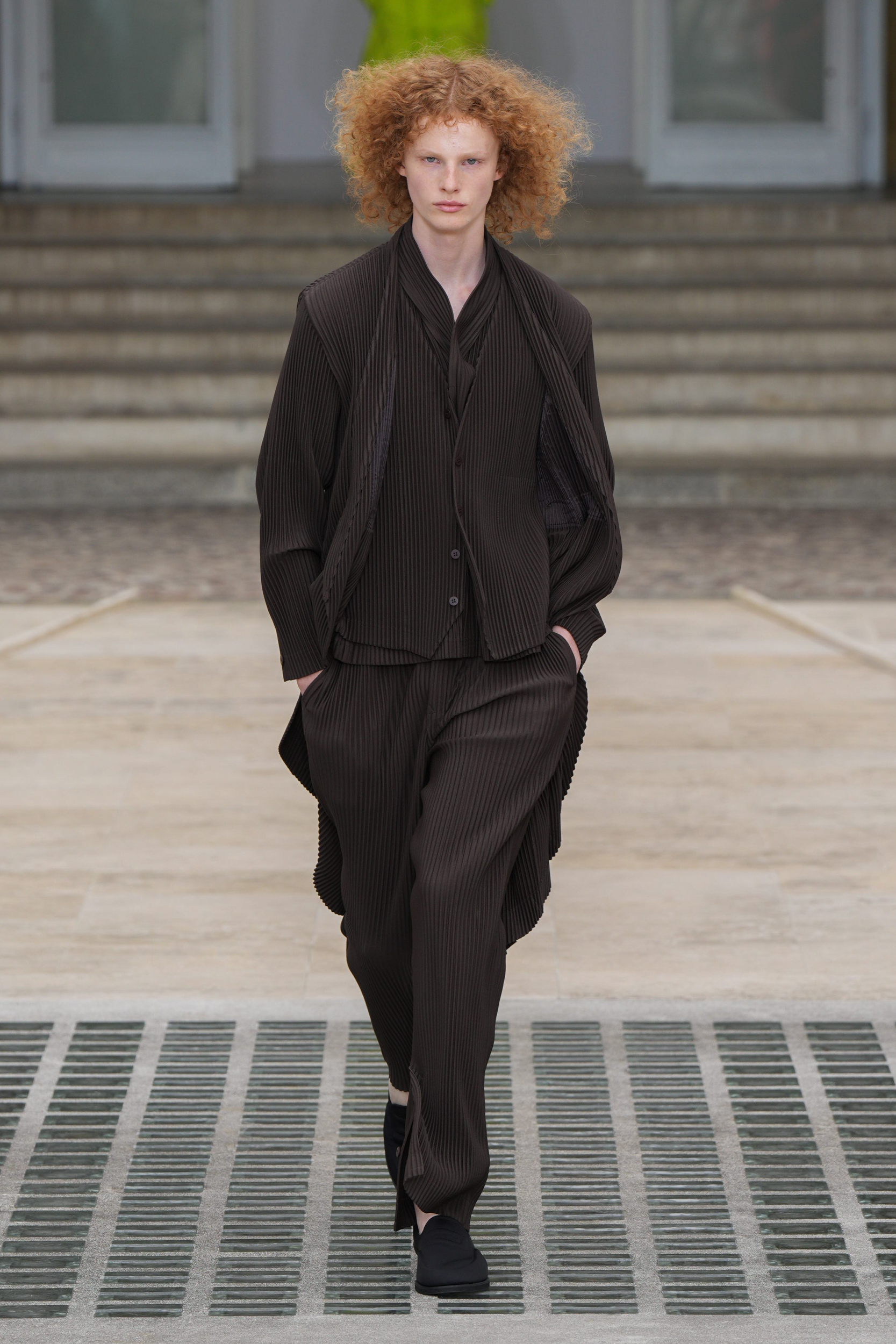 Homme Plisse Issey Miyake  Spring 2025 Men's Fashion Show