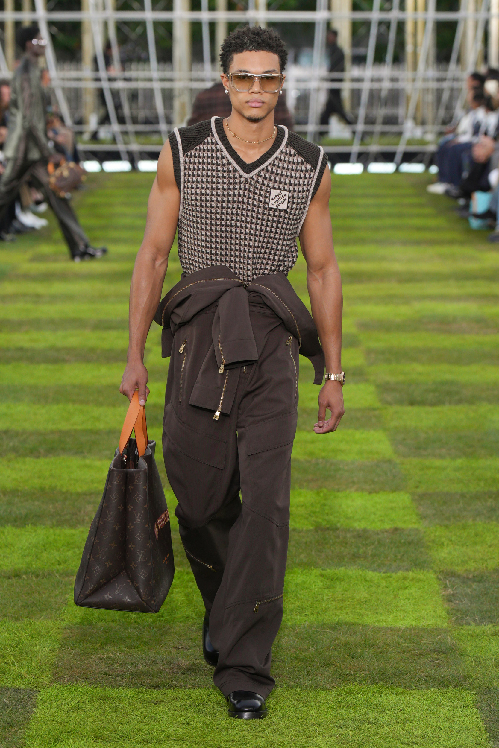 Louis Vuitton  Spring 2025 Men's Fashion Show