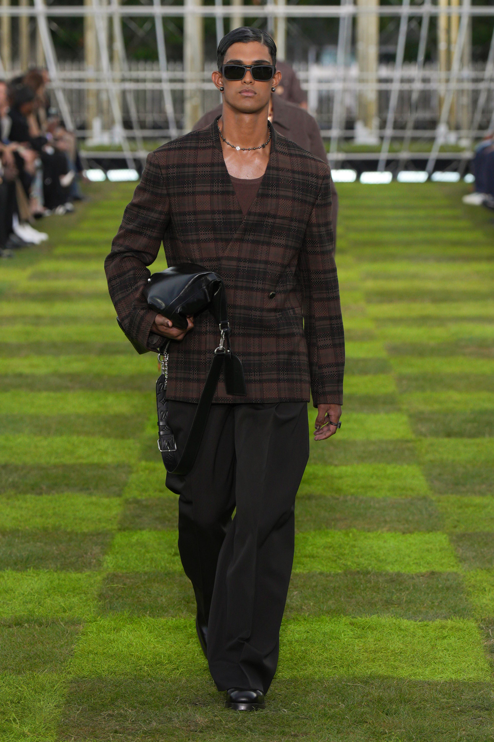 Louis Vuitton  Spring 2025 Men's Fashion Show