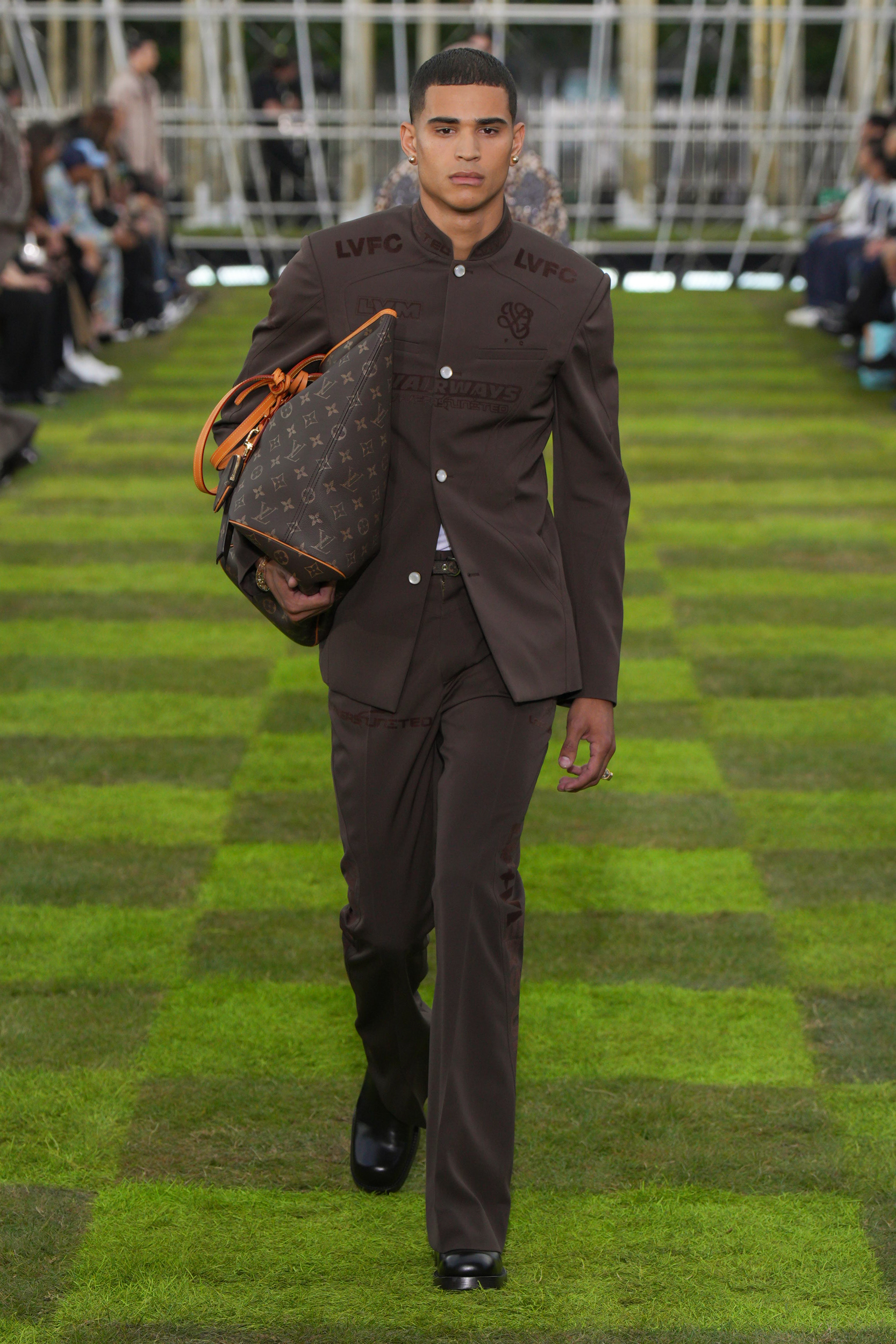 Louis Vuitton  Spring 2025 Men's Fashion Show