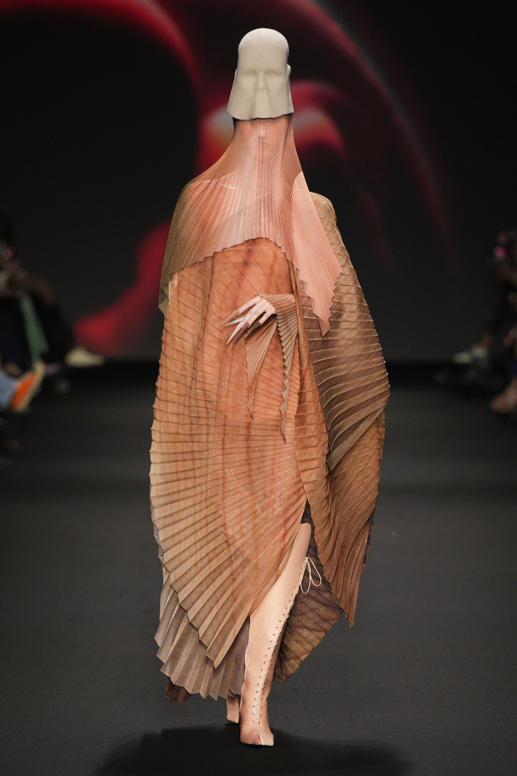 Robert Wun Fall 2024 Couture Fashion Show