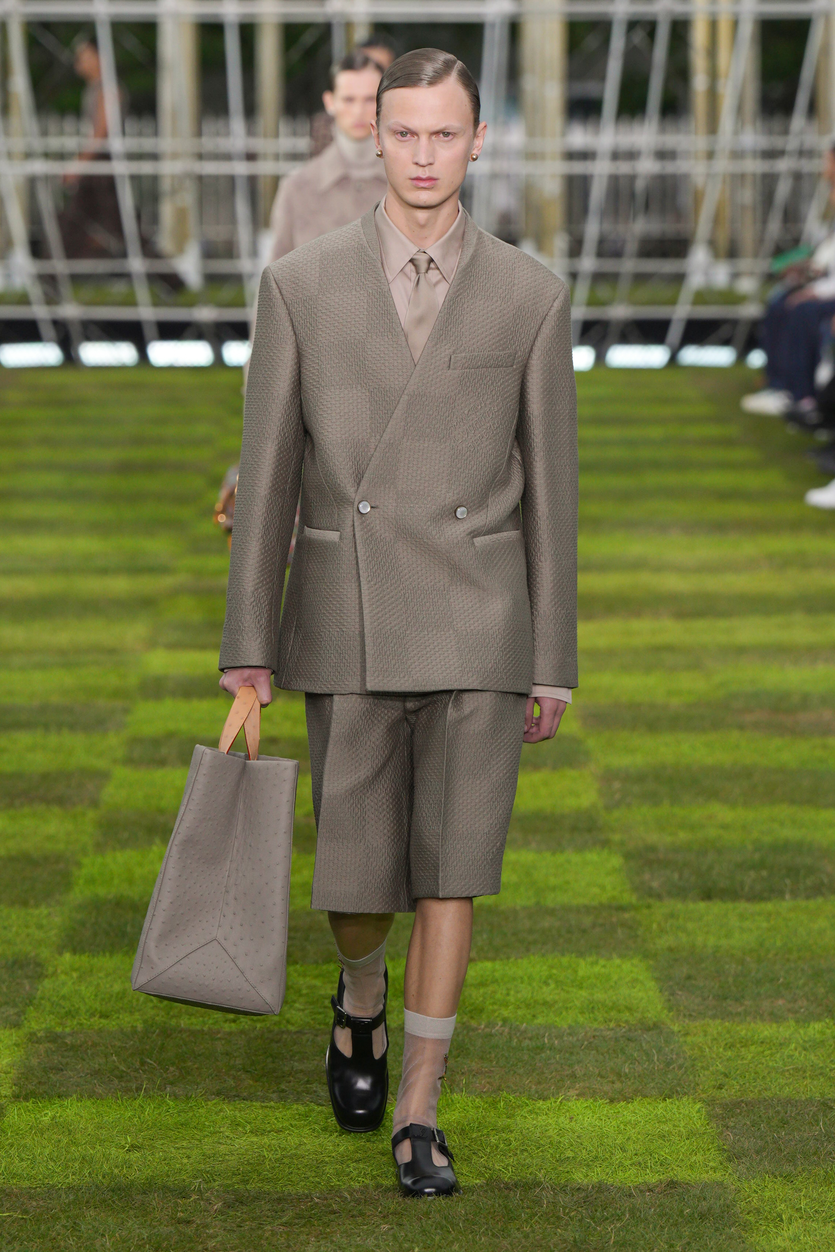 Louis Vuitton  Spring 2025 Men's Fashion Show