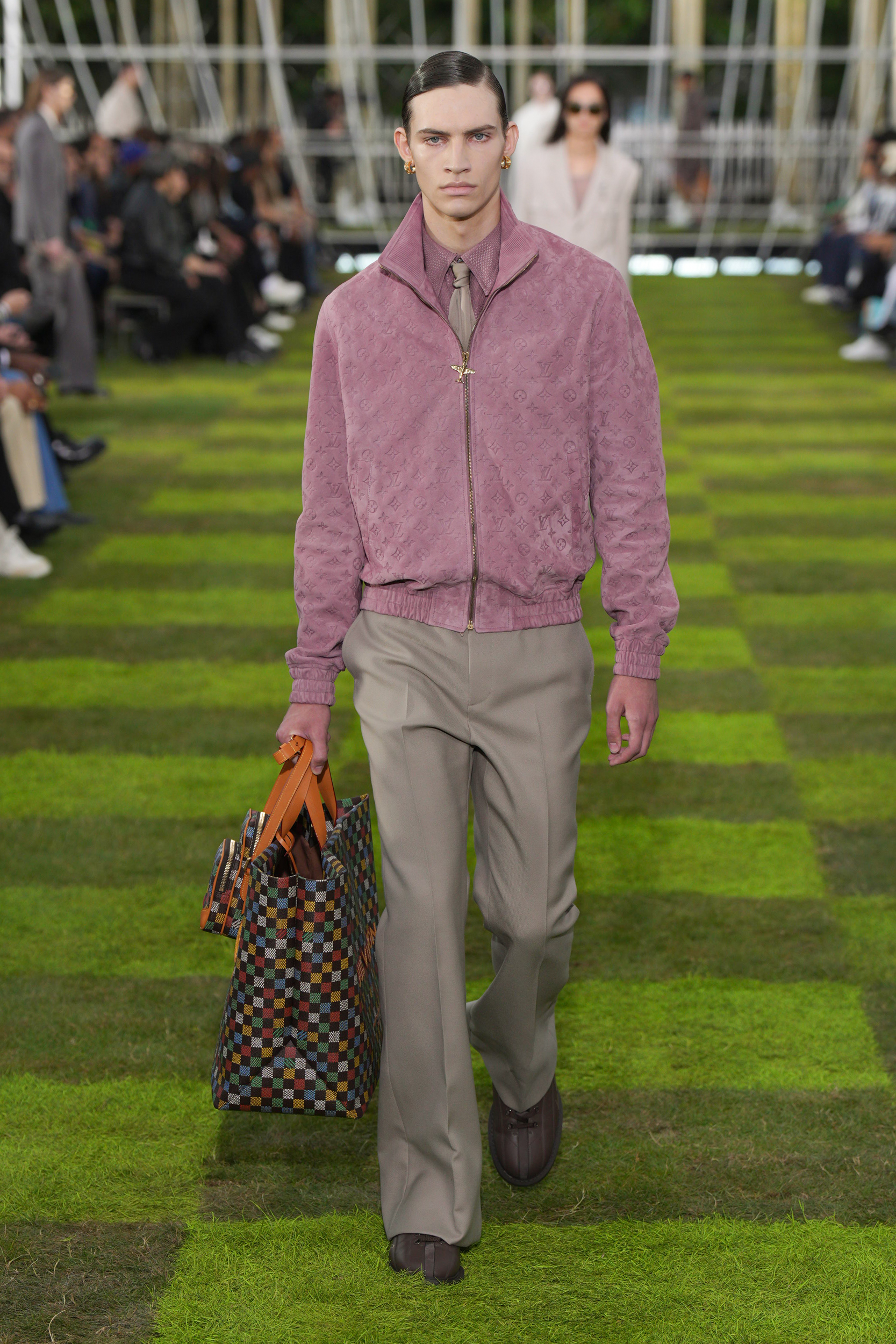 Louis Vuitton  Spring 2025 Men's Fashion Show