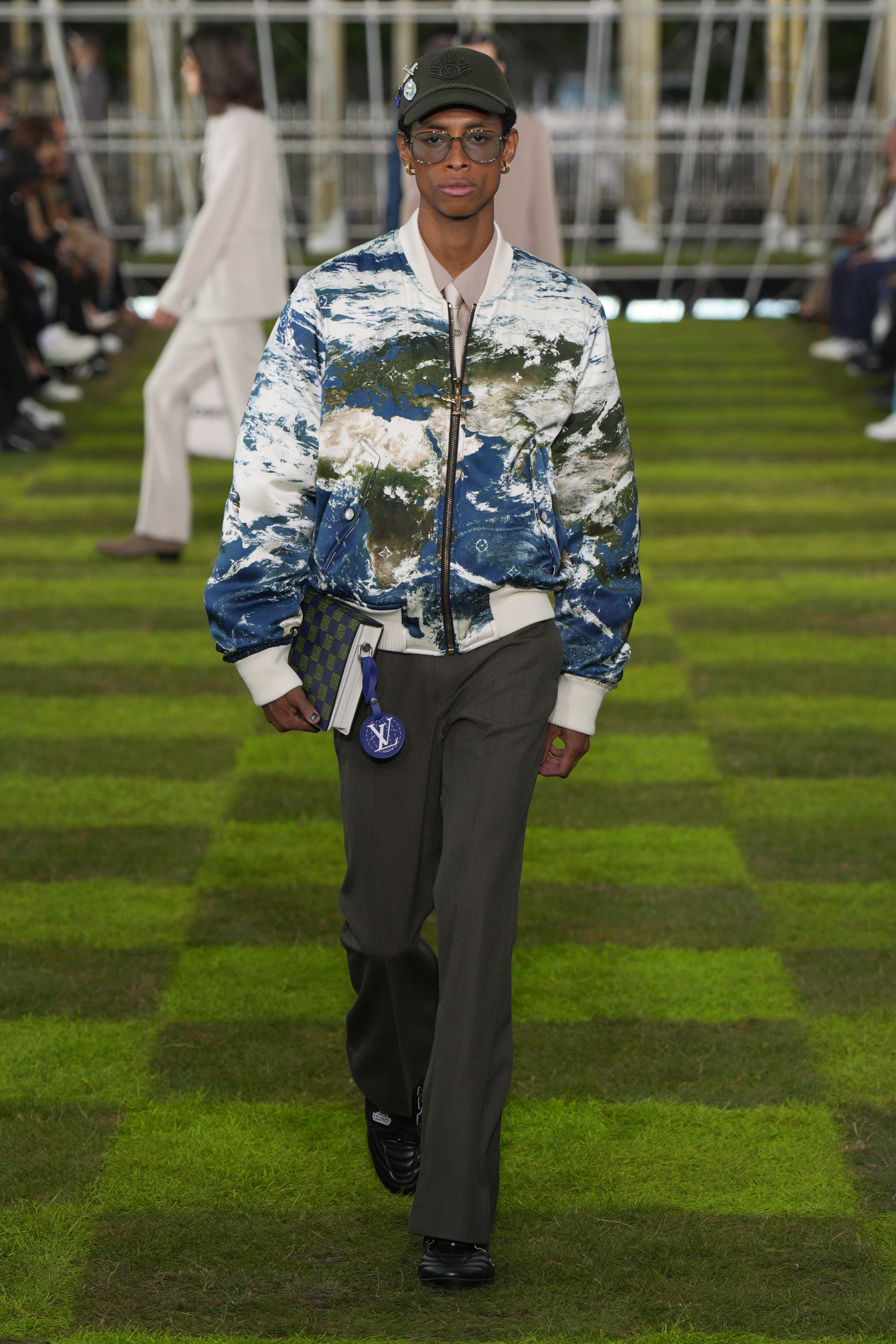 Louis Vuitton  Spring 2025 Men's Fashion Show