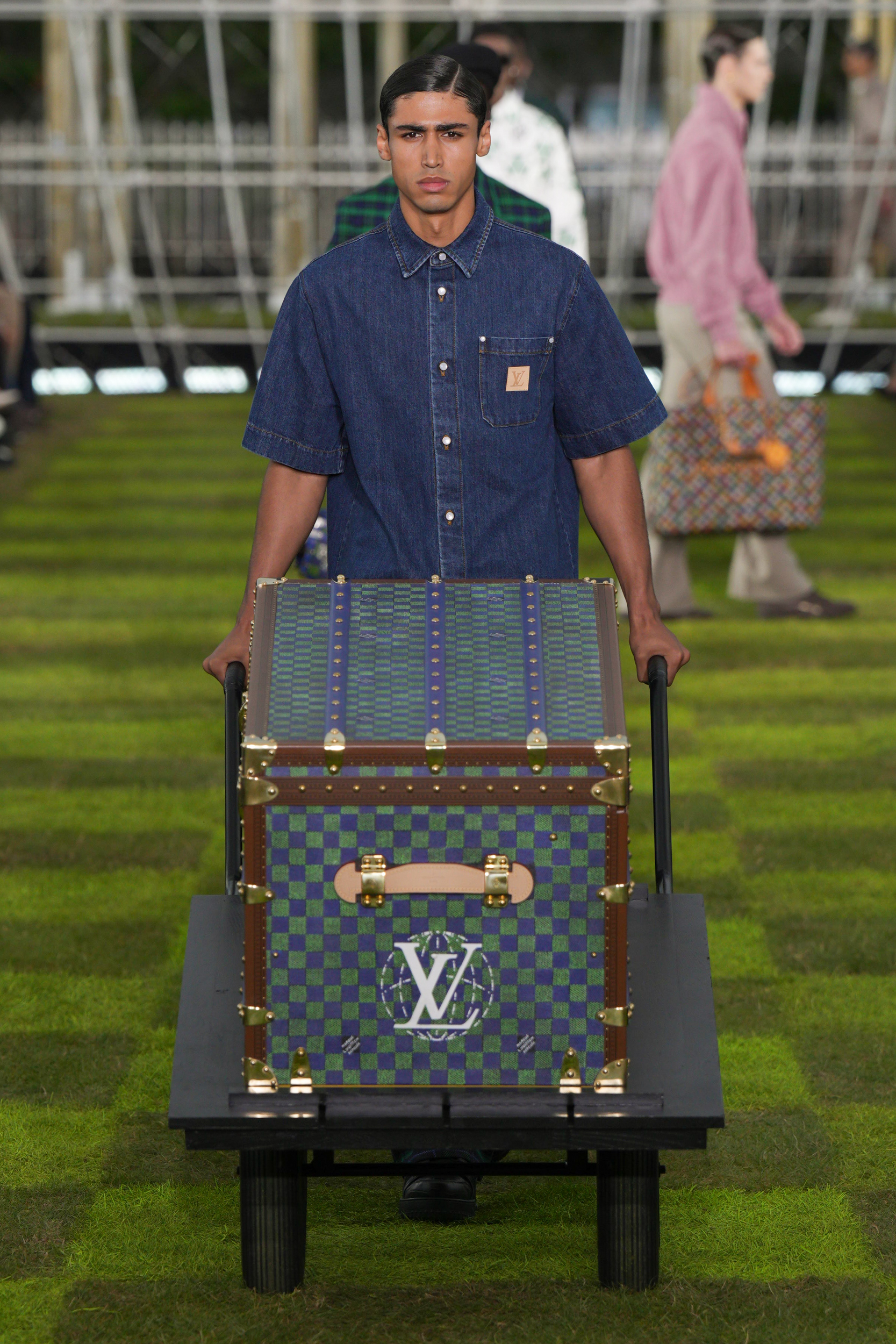 Louis Vuitton  Spring 2025 Men's Fashion Show