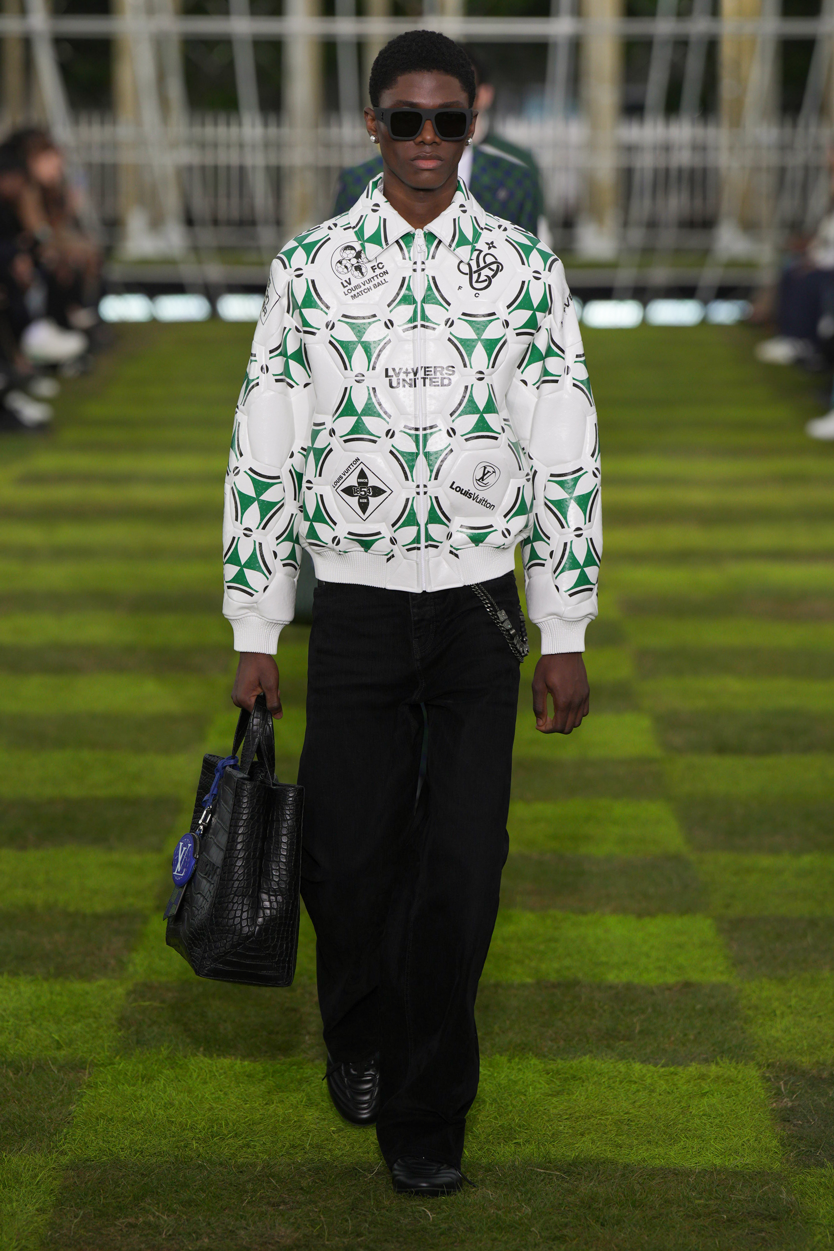 Louis Vuitton  Spring 2025 Men's Fashion Show