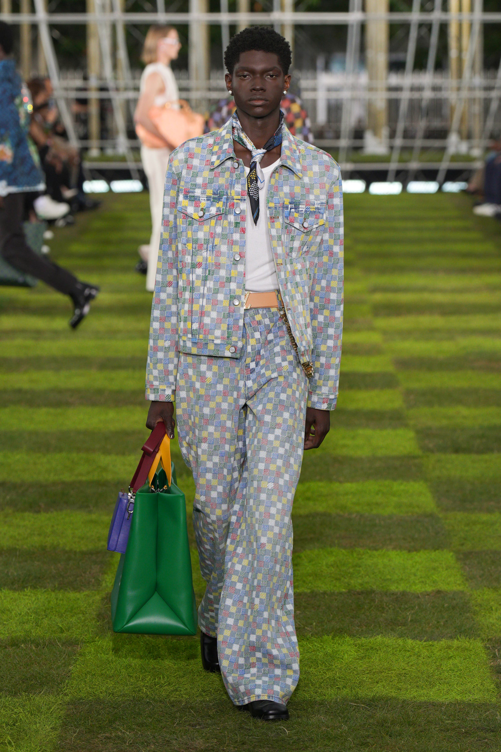 Louis Vuitton  Spring 2025 Men's Fashion Show