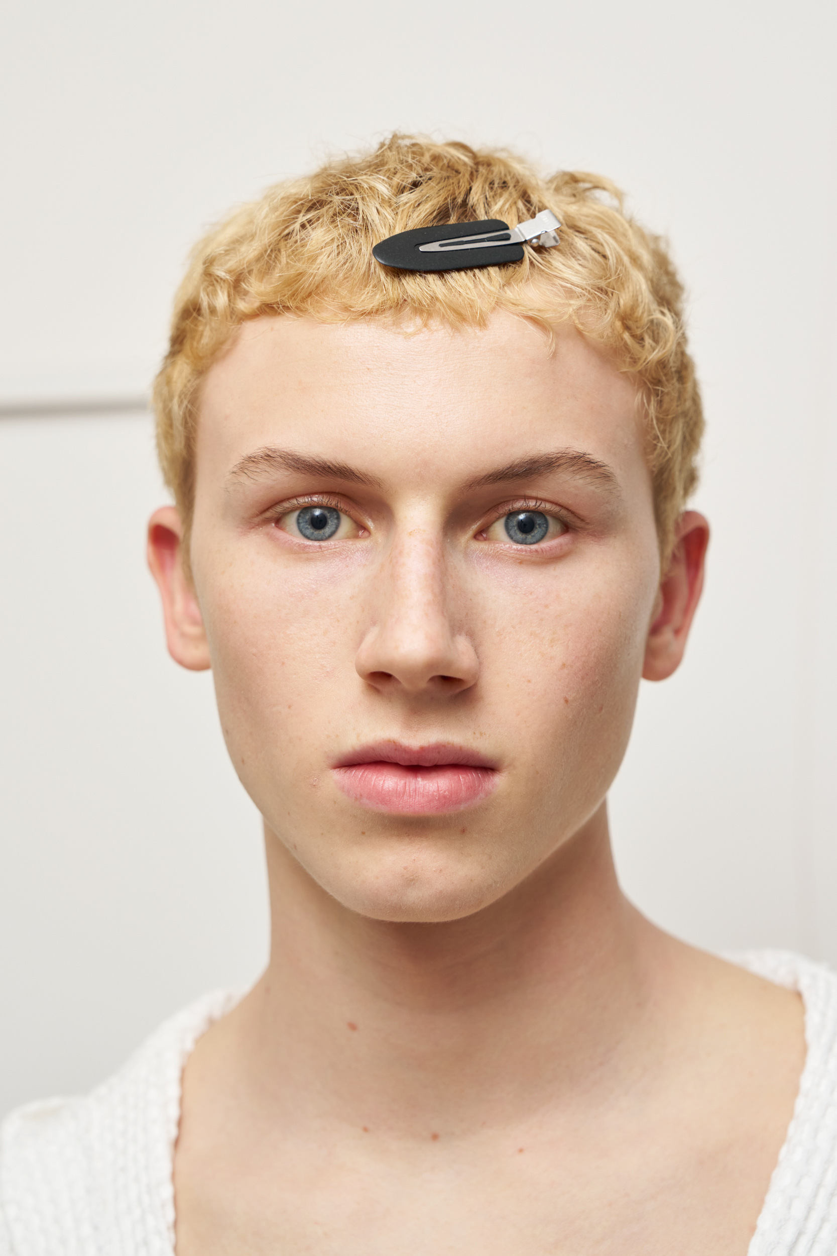 Jw Anderson  Spring 2025 Men's Fashion Show Backstage